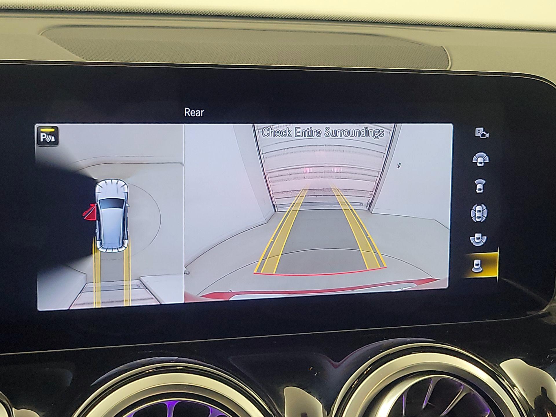 Thumbnail: 2023 Mercedes-Benz GLB - 14