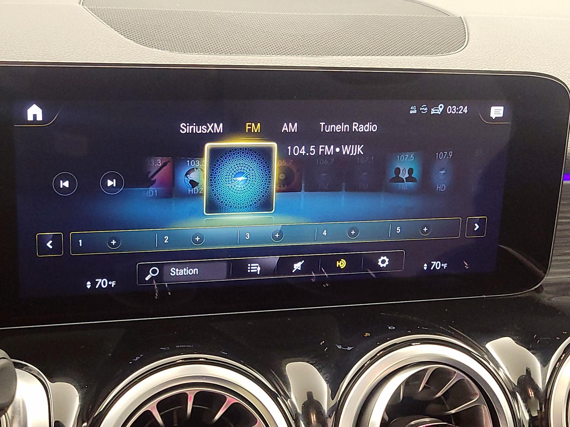 Thumbnail: 2023 Mercedes-Benz GLB - 15