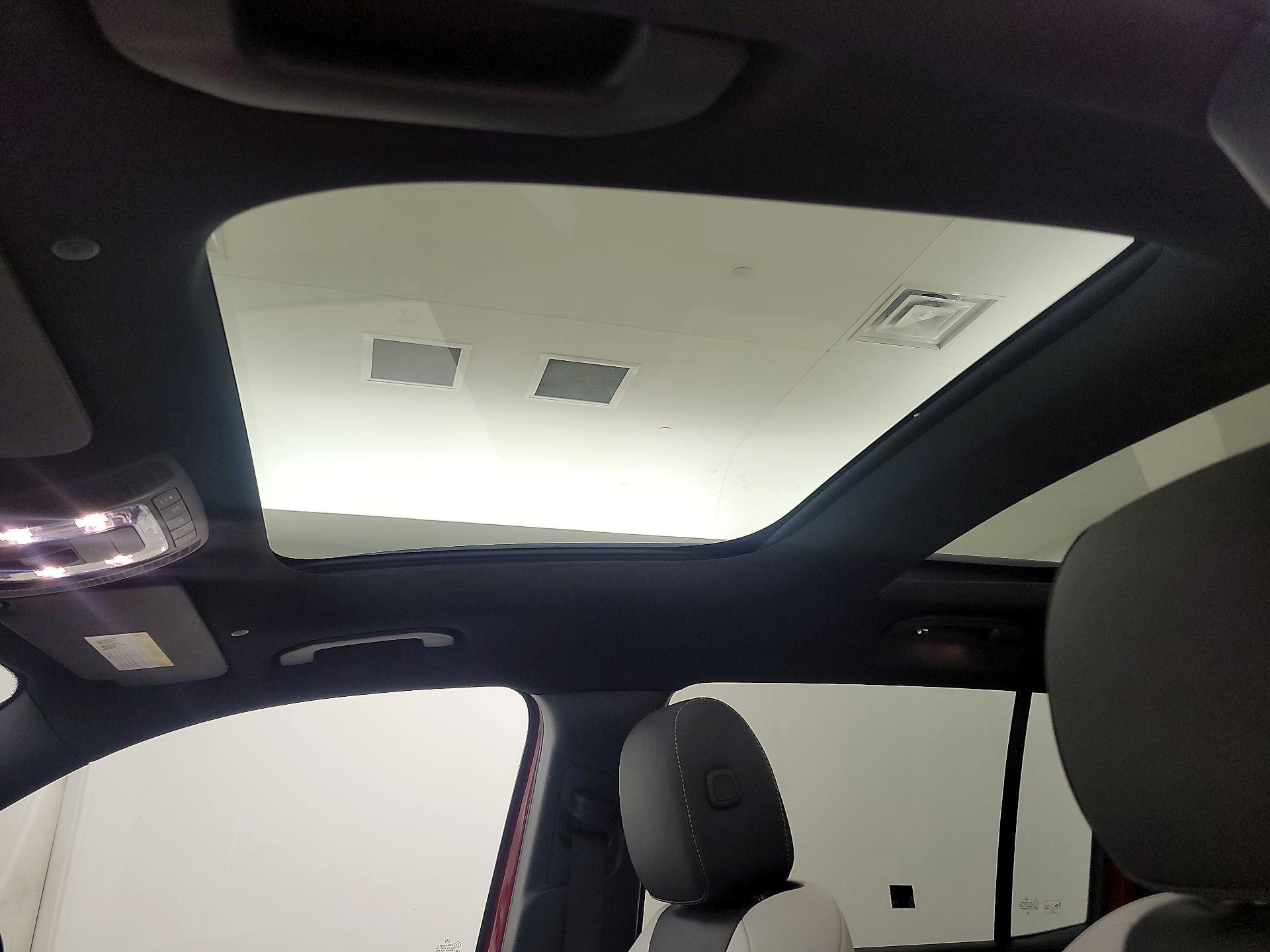 Thumbnail: 2023 Mercedes-Benz GLB - 19