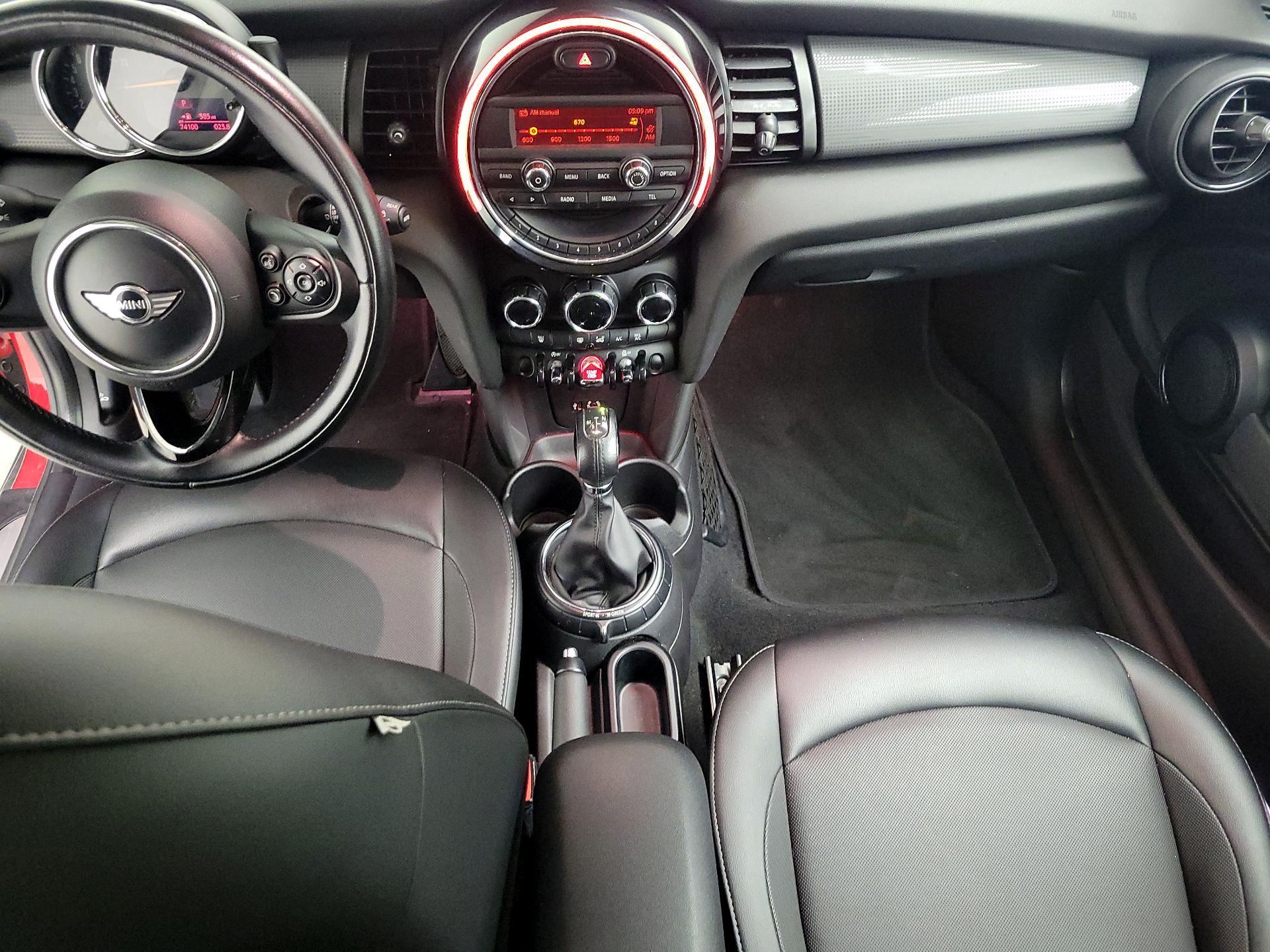 Thumbnail: 2015 MINI Cooper Hardtop - 9