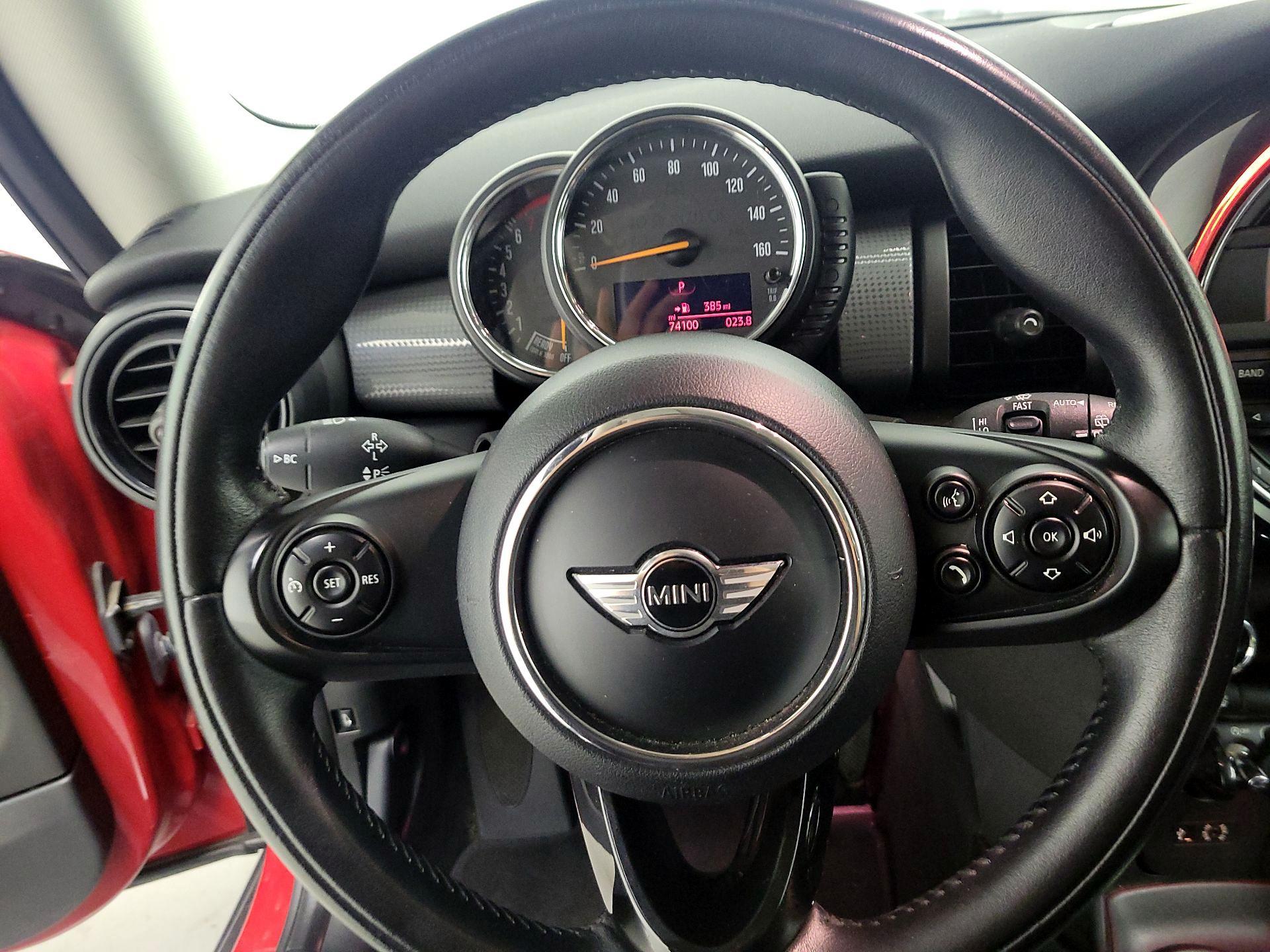 Thumbnail: 2015 MINI Cooper Hardtop - 10