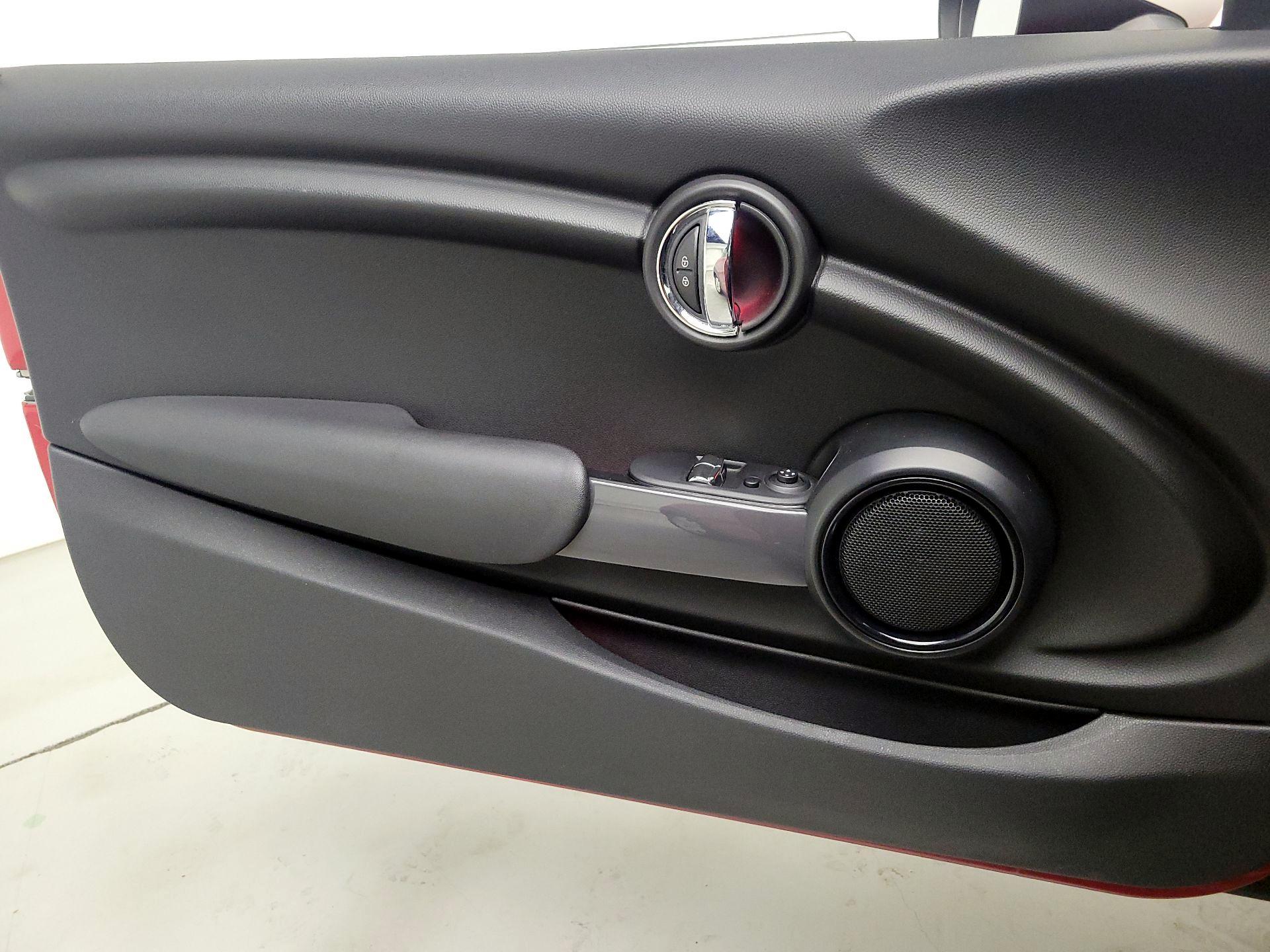 Thumbnail: 2015 MINI Cooper Hardtop - 12