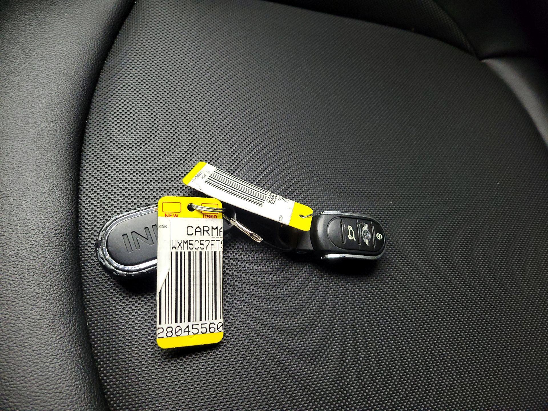 Thumbnail: 2015 MINI Cooper Hardtop - 18