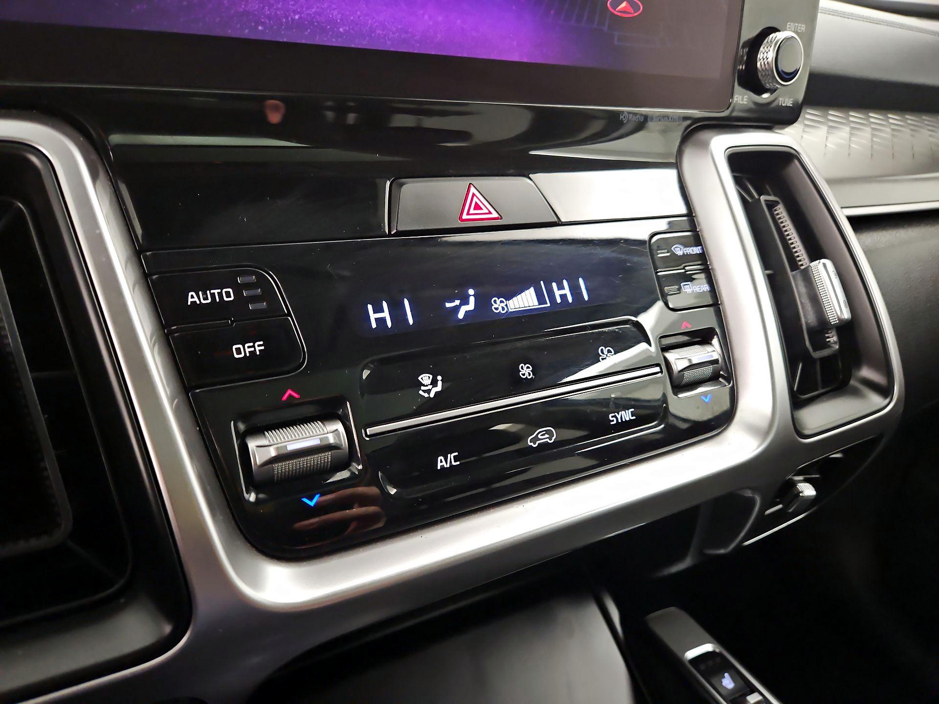 Thumbnail: 2022 Kia Sorento - 17