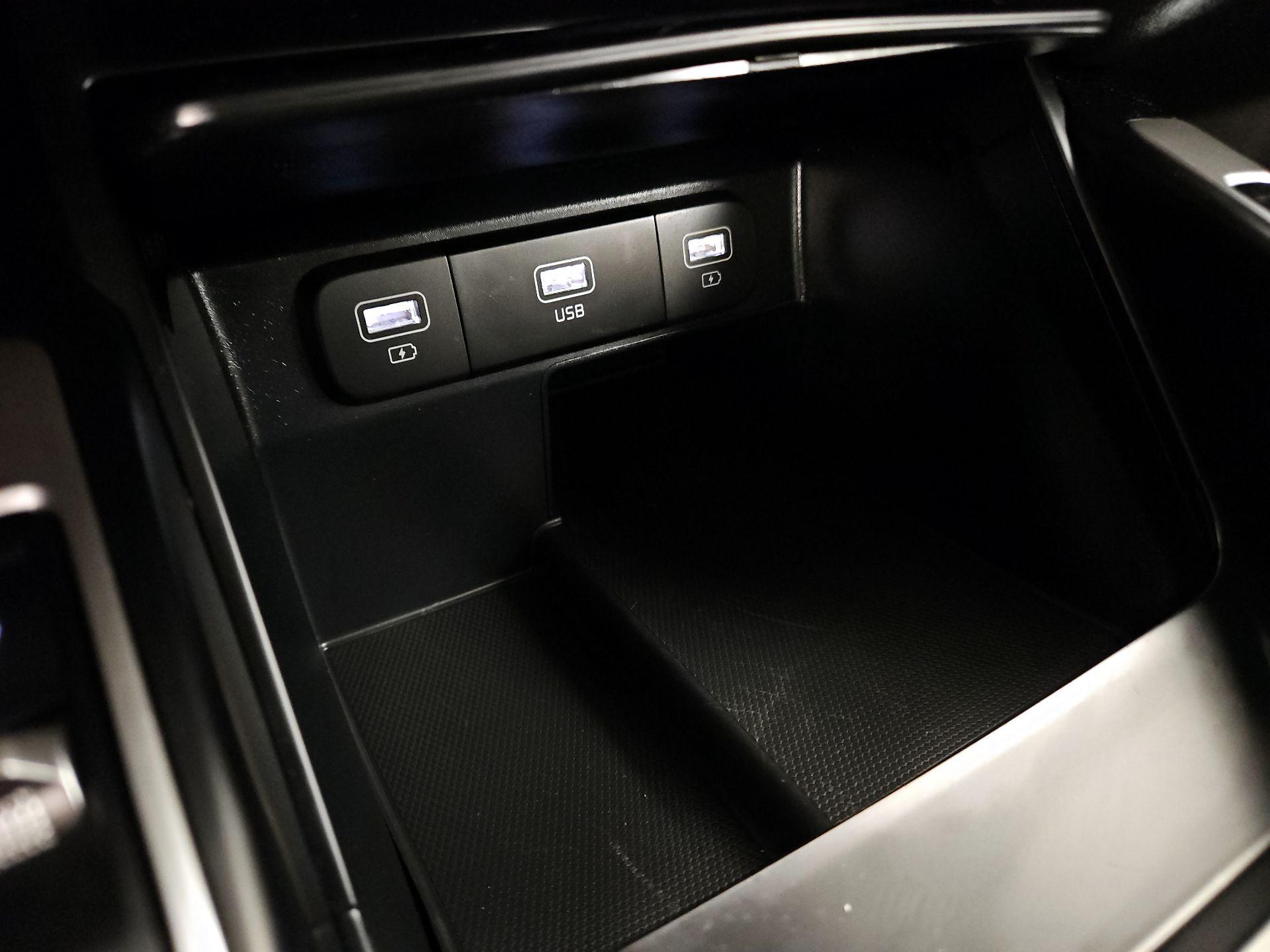 Thumbnail: 2022 Kia Sorento - 19