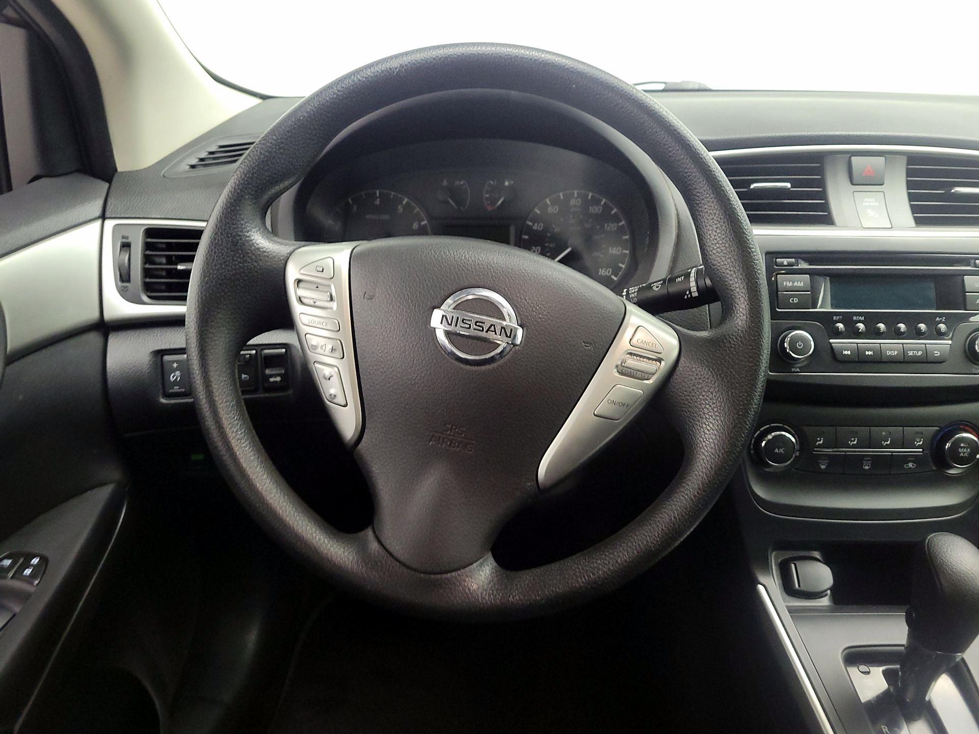 Thumbnail: 2017 Nissan Sentra - 10