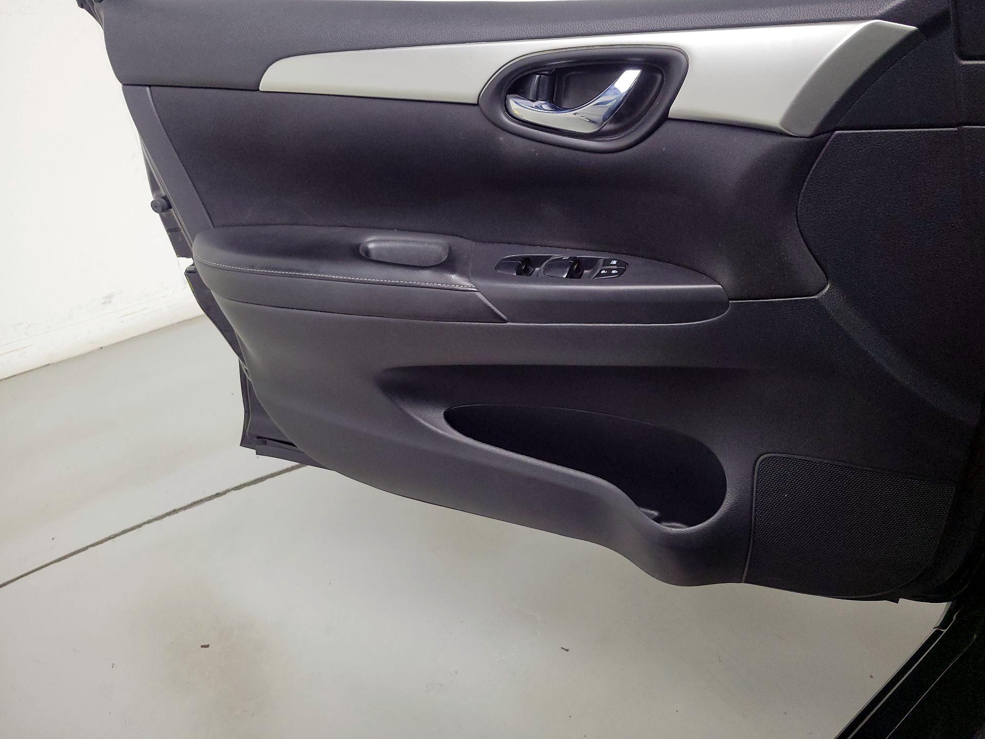 Thumbnail: 2017 Nissan Sentra - 12