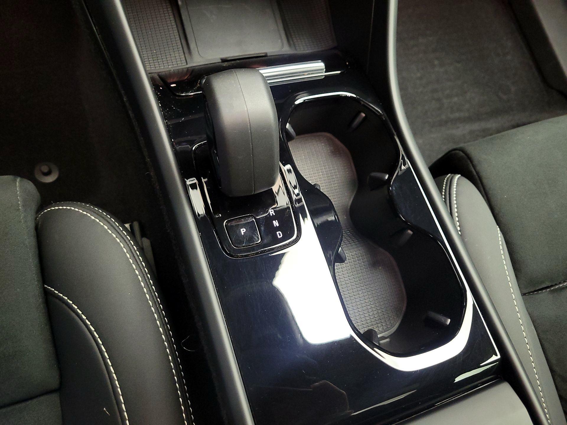 Thumbnail: 2022 Volvo C40 - 17