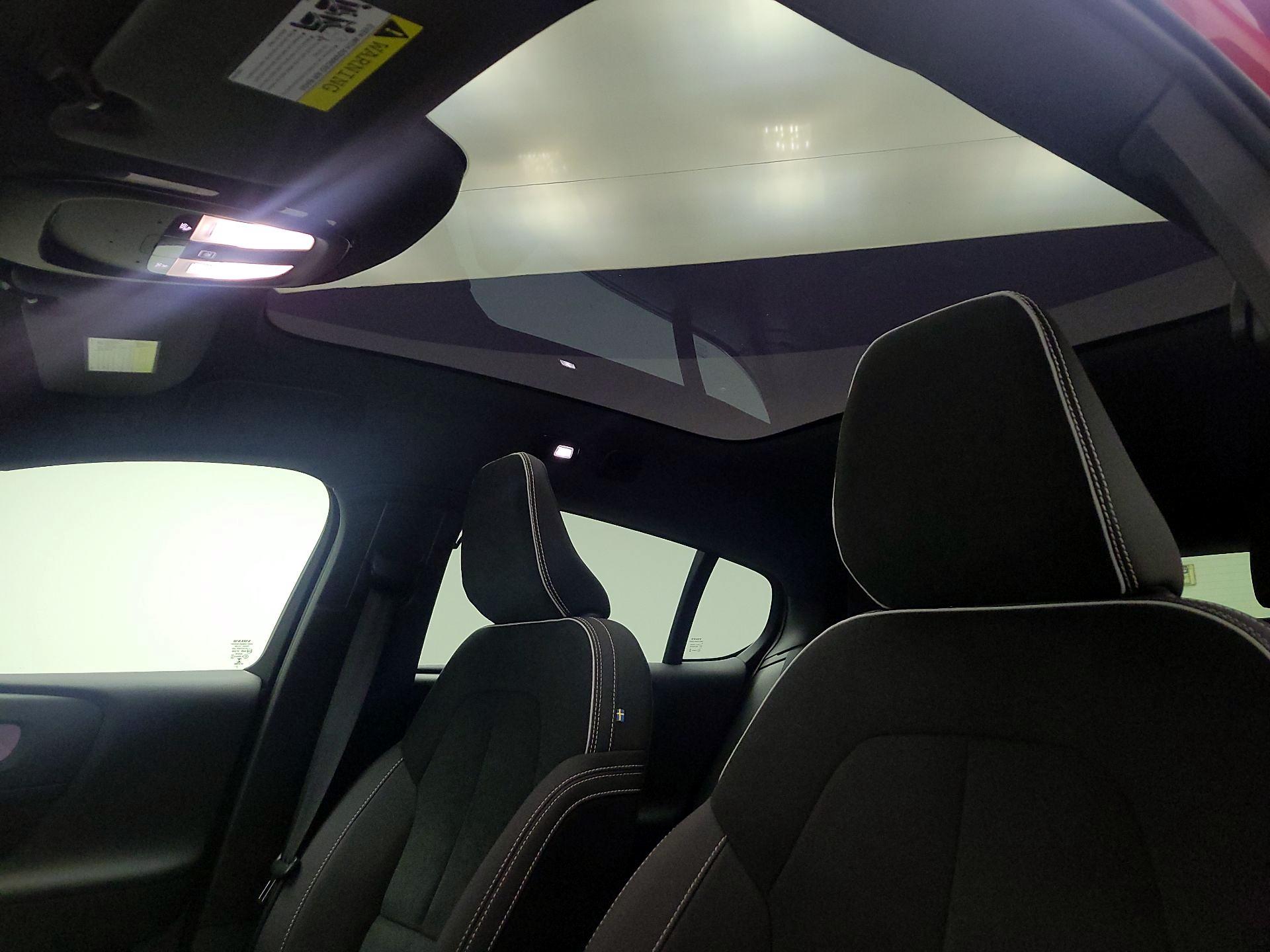 Thumbnail: 2022 Volvo C40 - 19