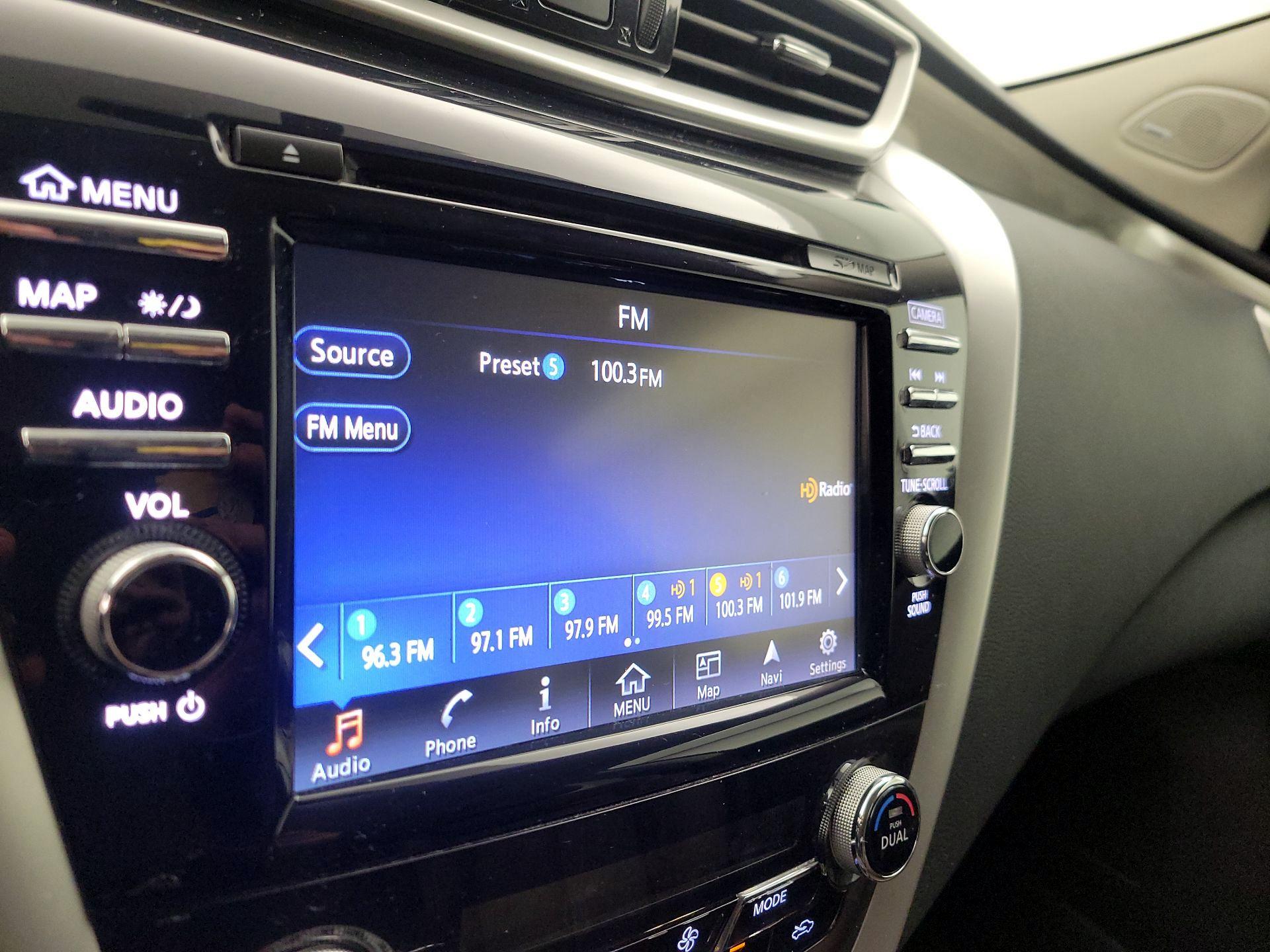 Thumbnail: 2015 Nissan Murano - 16