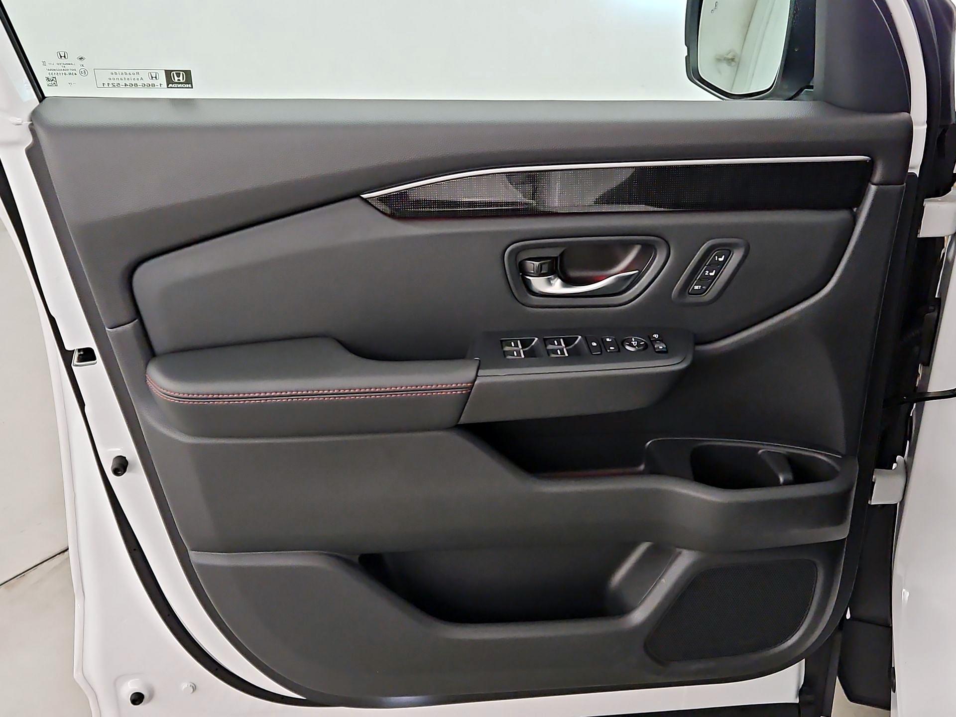 Thumbnail: 2025 Honda Pilot - 12