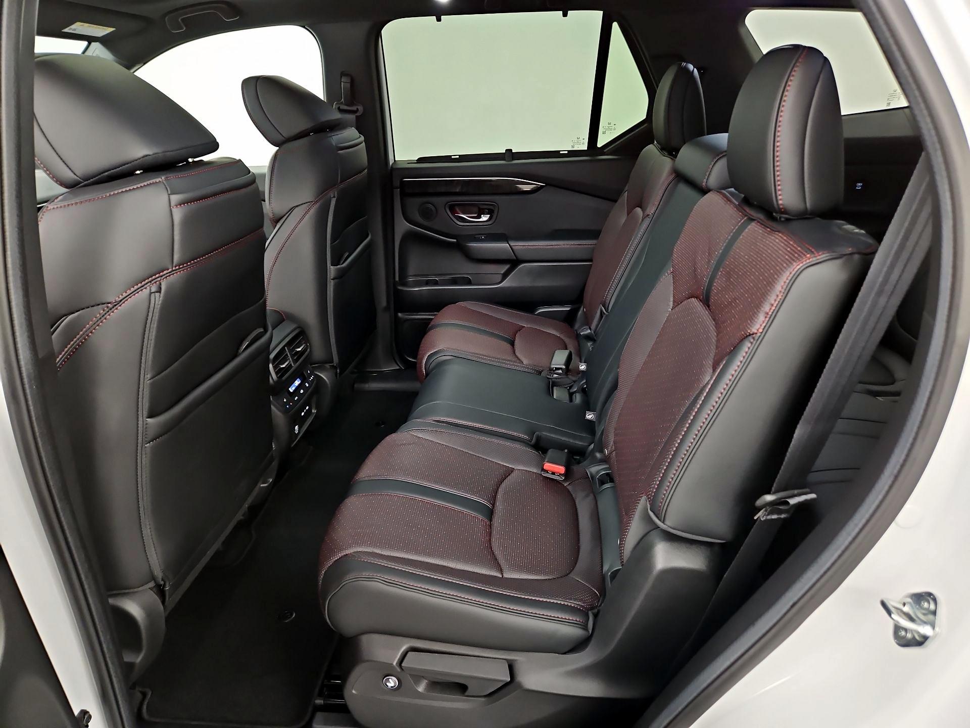 Thumbnail: 2025 Honda Pilot - 20