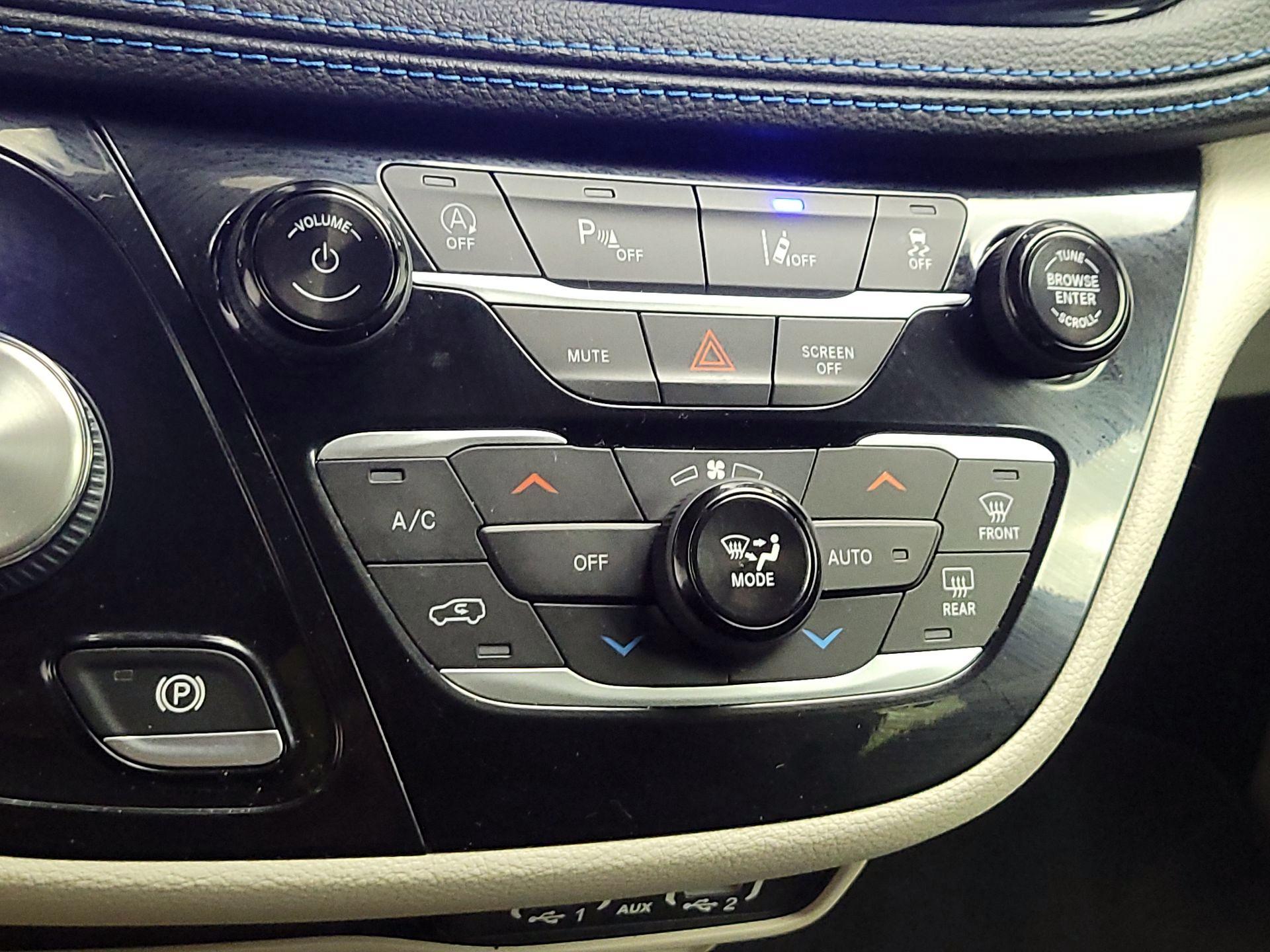 Thumbnail: 2021 Chrysler Pacifica - 16