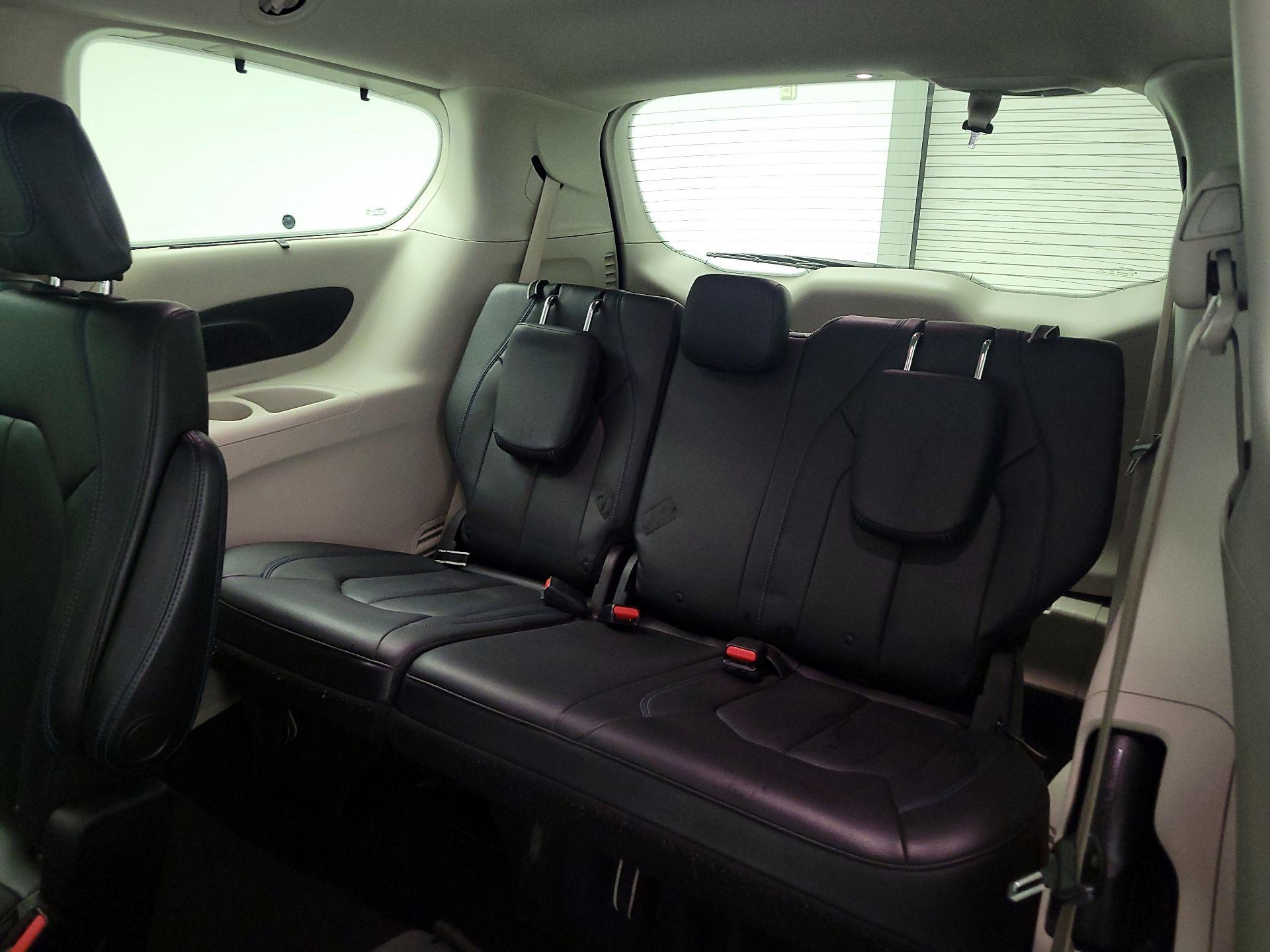 Thumbnail: 2021 Chrysler Pacifica - 20