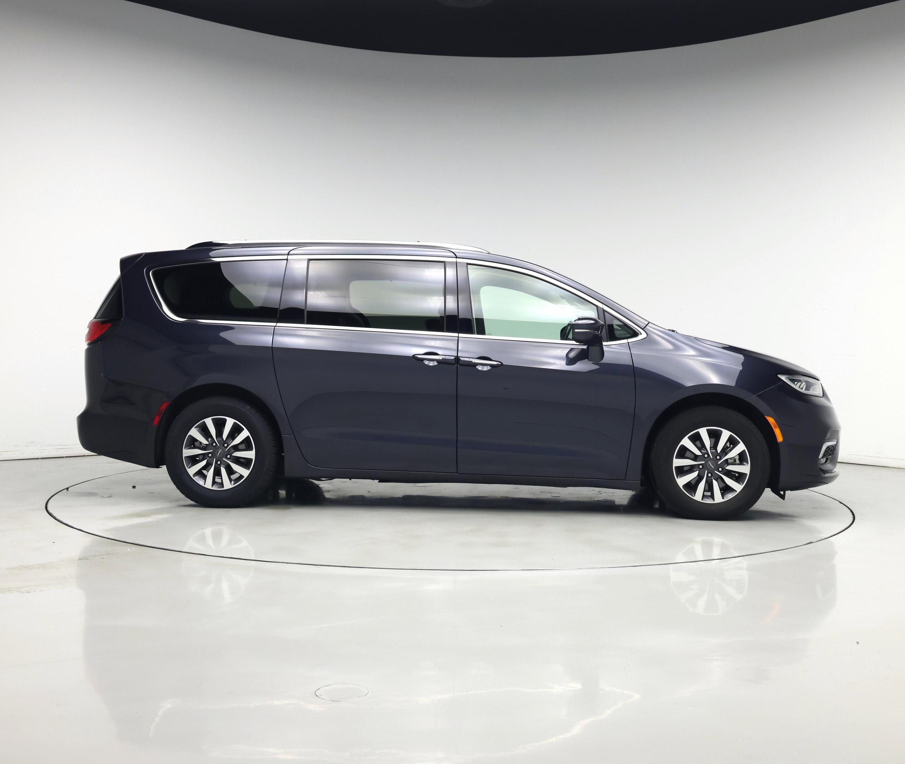 Thumbnail: 2021 Chrysler Pacifica - 7