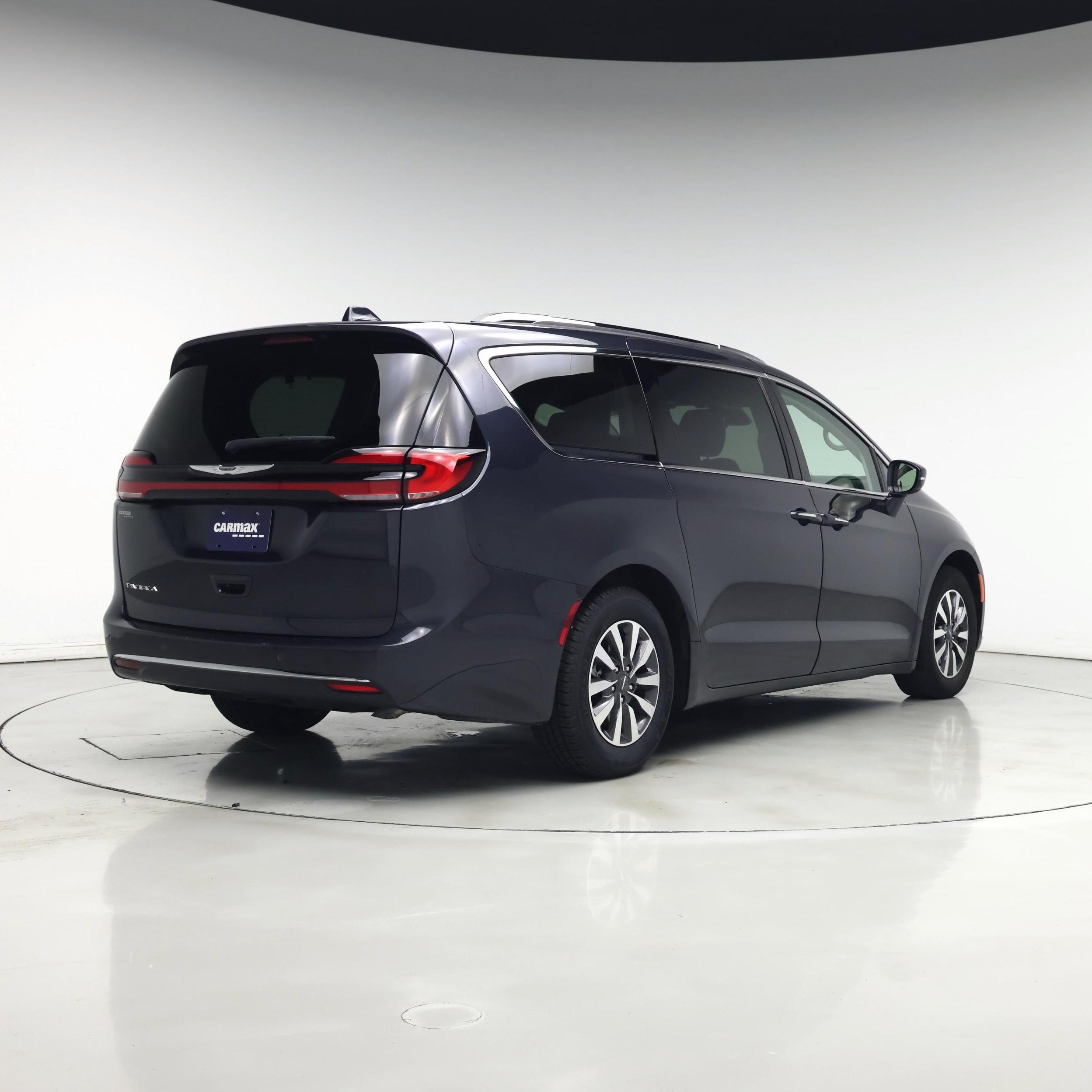 Thumbnail: 2021 Chrysler Pacifica - 8