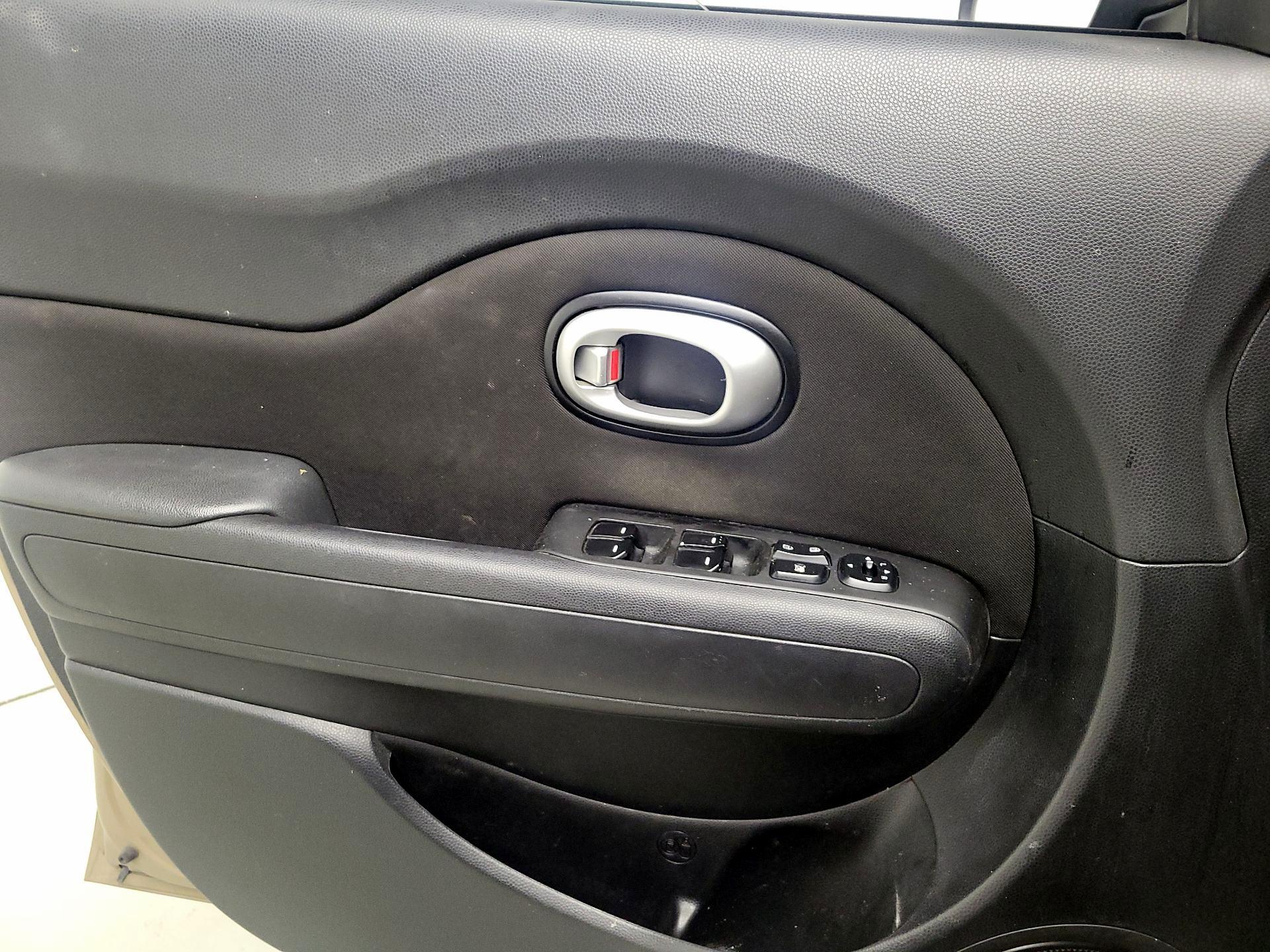 Thumbnail: 2016 Kia Soul - 12