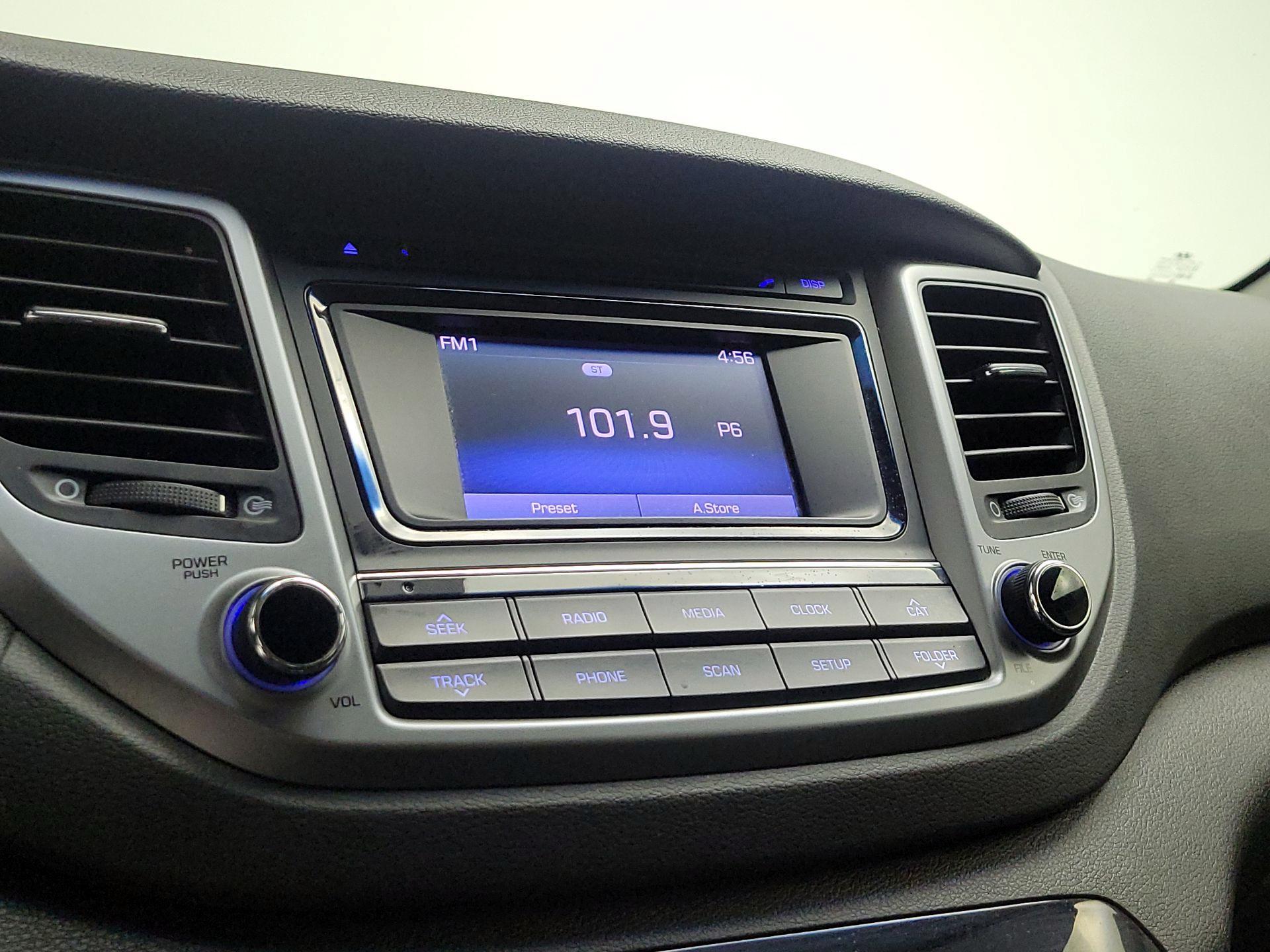 Thumbnail: 2016 Hyundai Tucson - 15