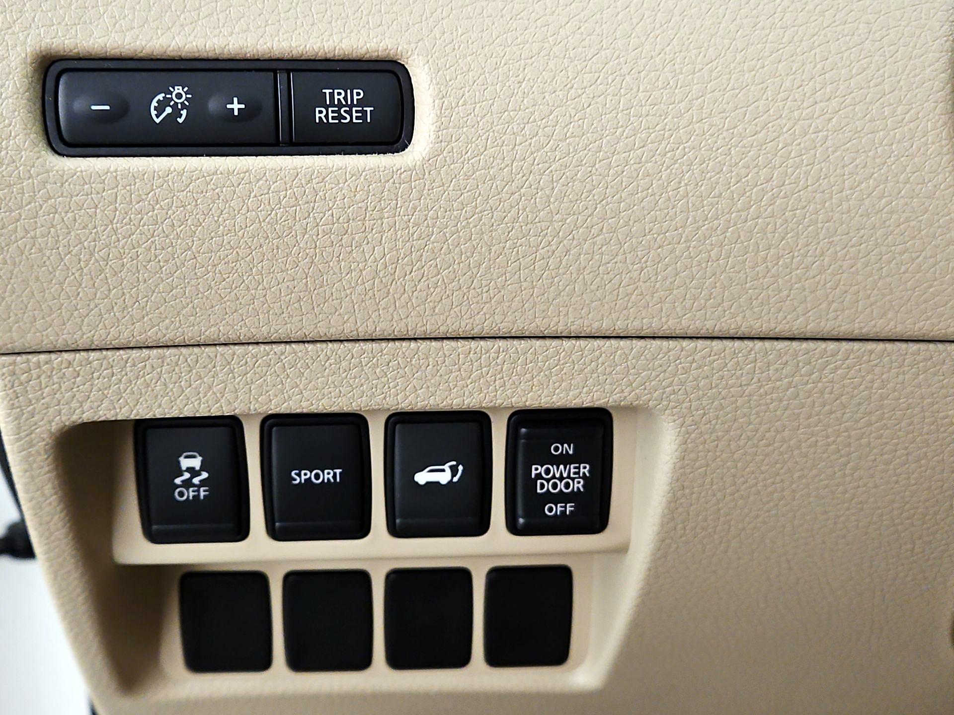 Thumbnail: 2014 Nissan Rogue - 13