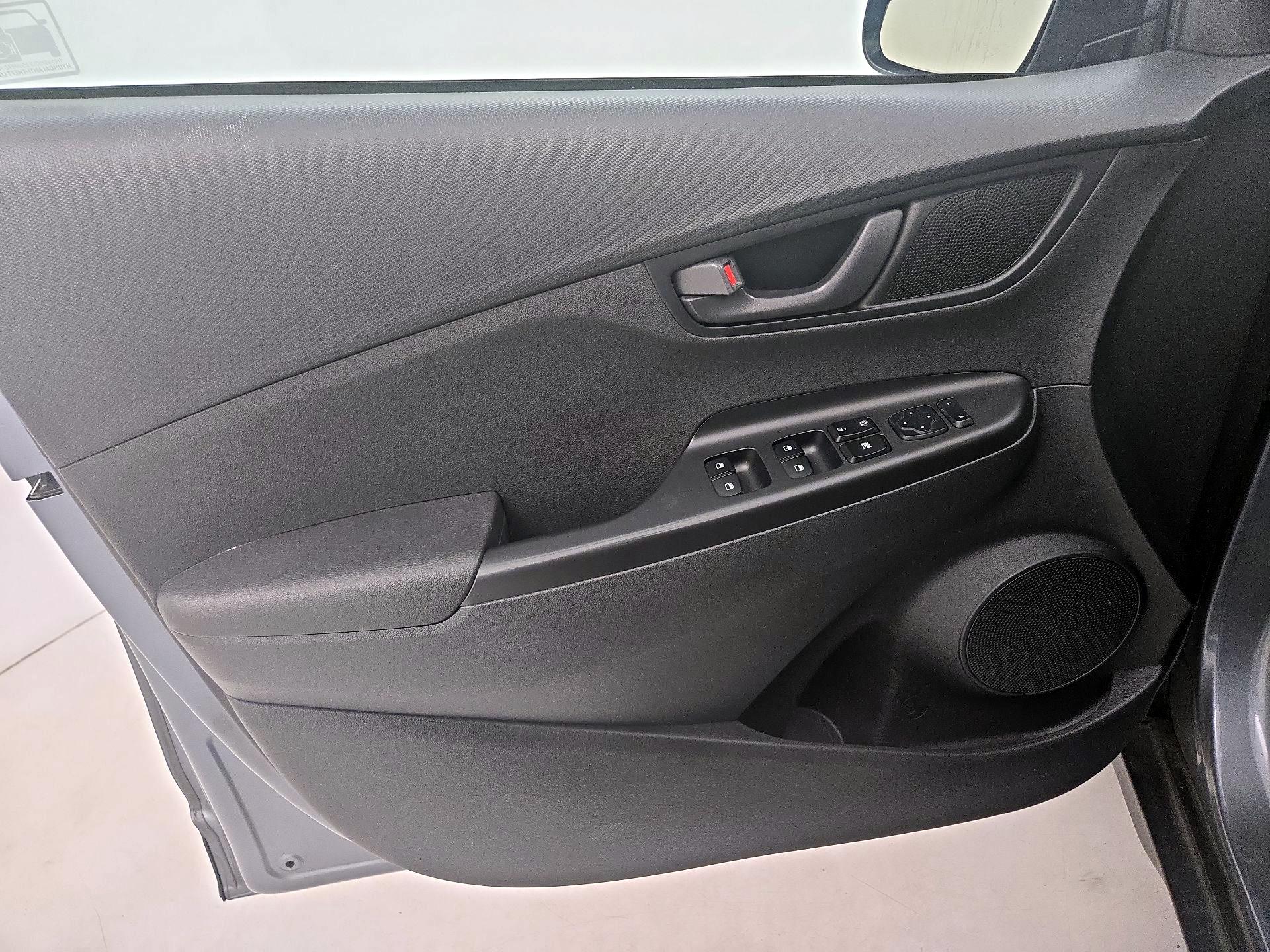 Thumbnail: 2021 Hyundai Kona - 12