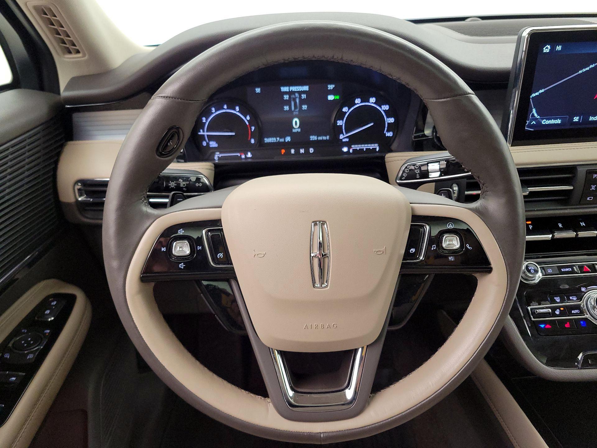 Thumbnail: 2022 Lincoln Corsair - 10