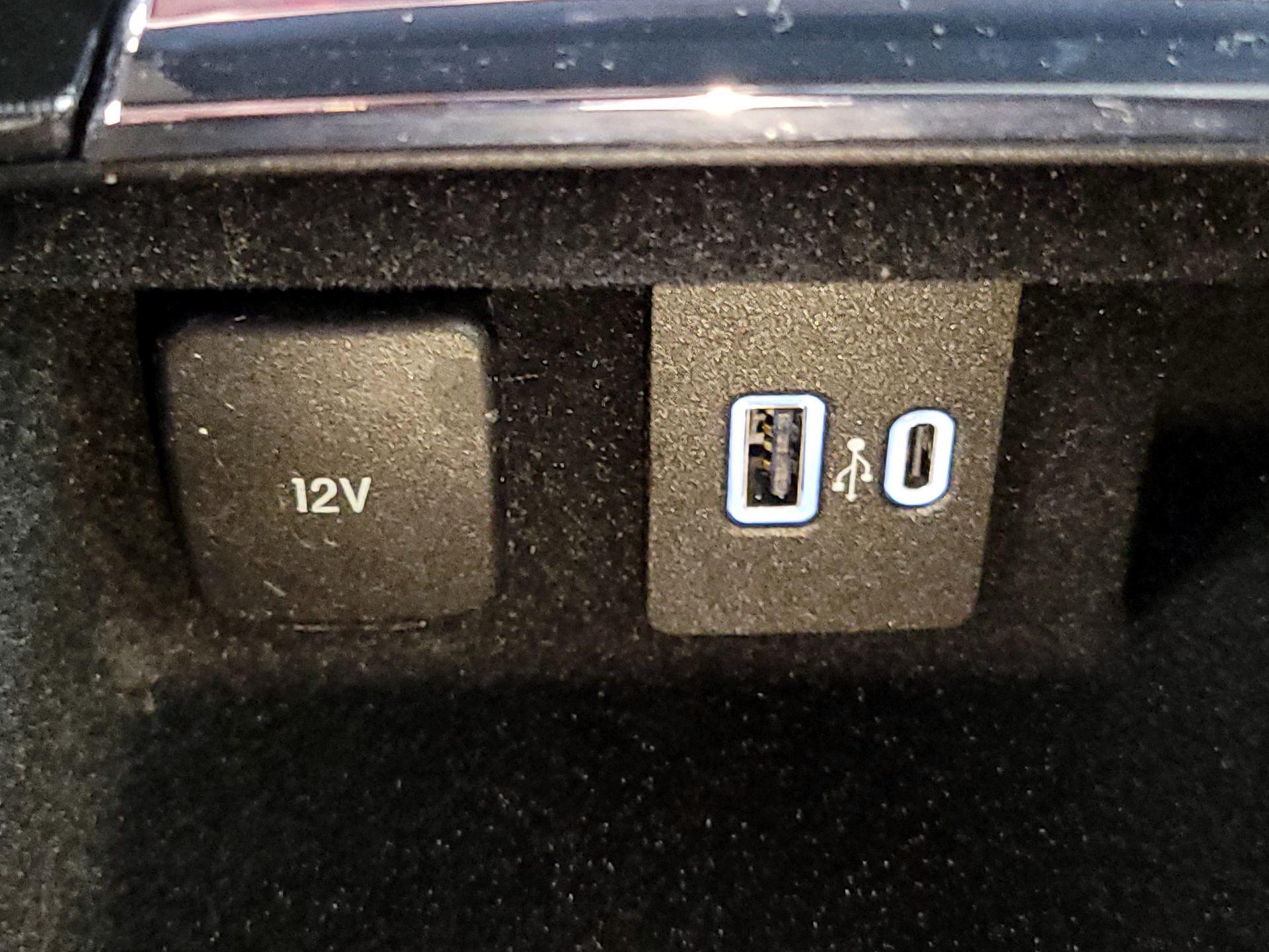 Thumbnail: 2022 Lincoln Corsair - 19