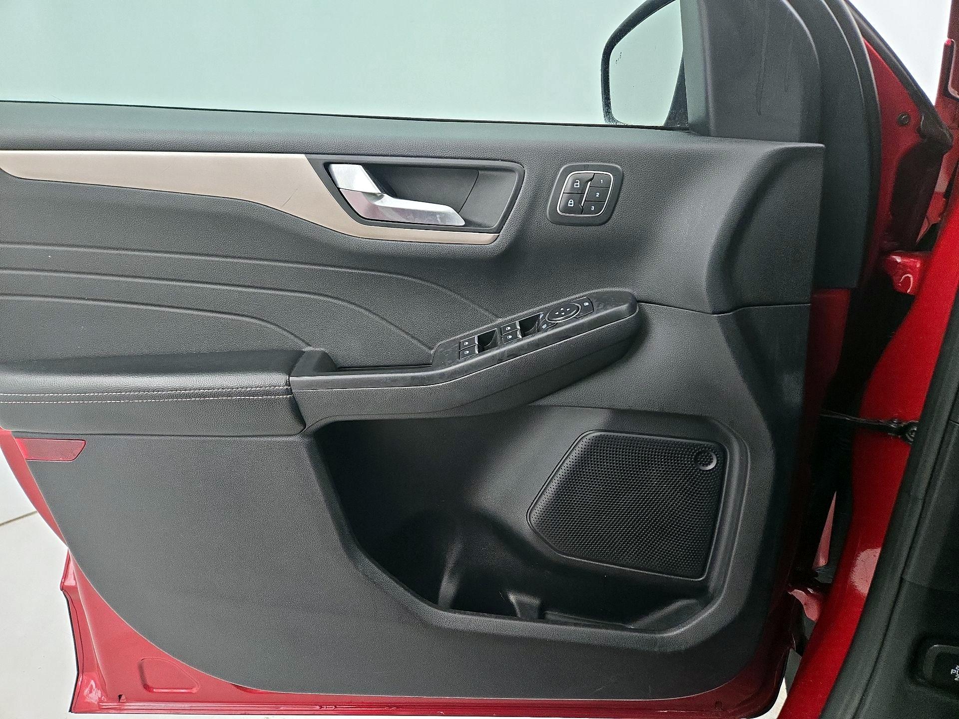 Thumbnail: 2022 Ford Escape - 12