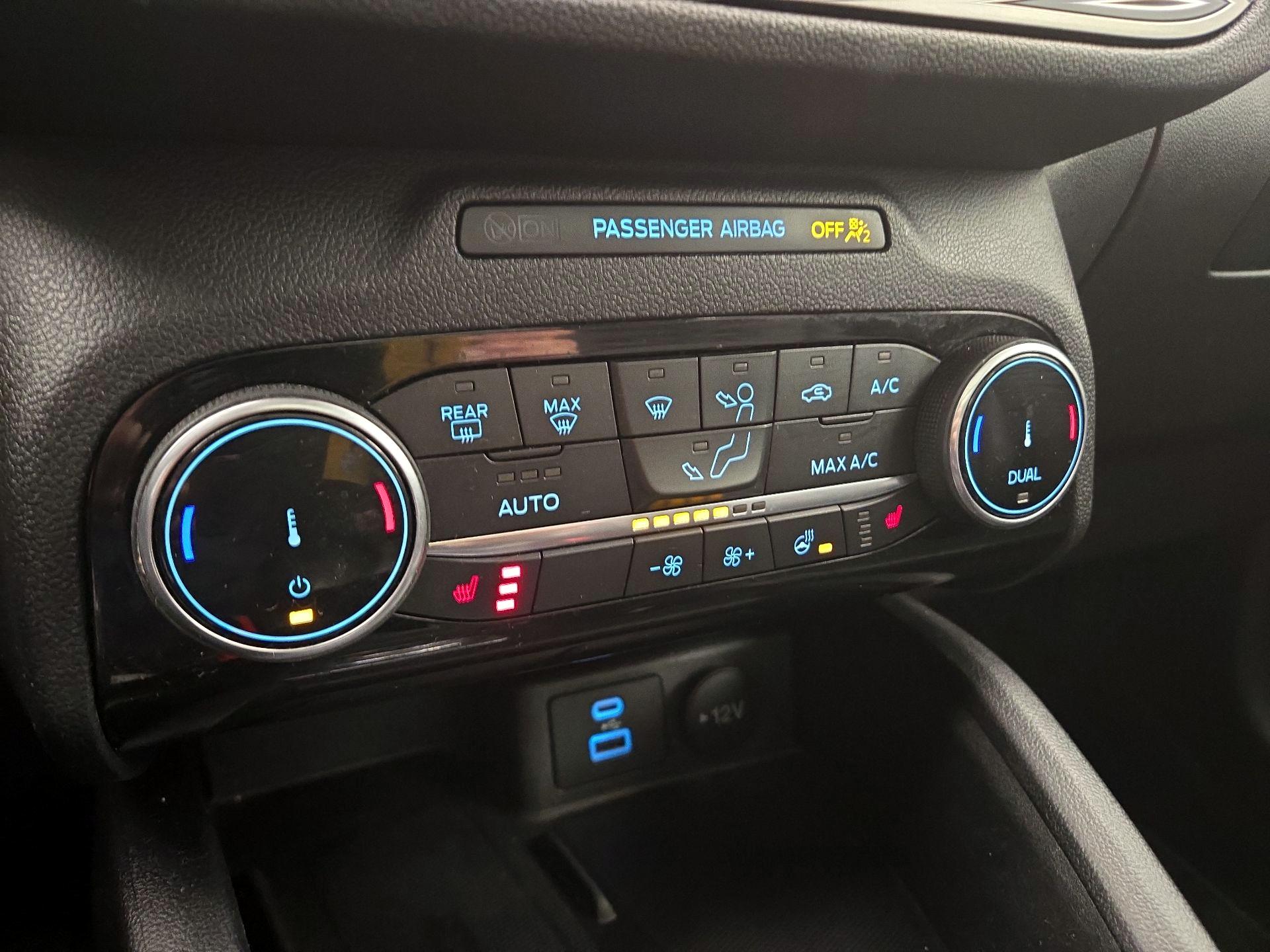 Thumbnail: 2022 Ford Escape - 16