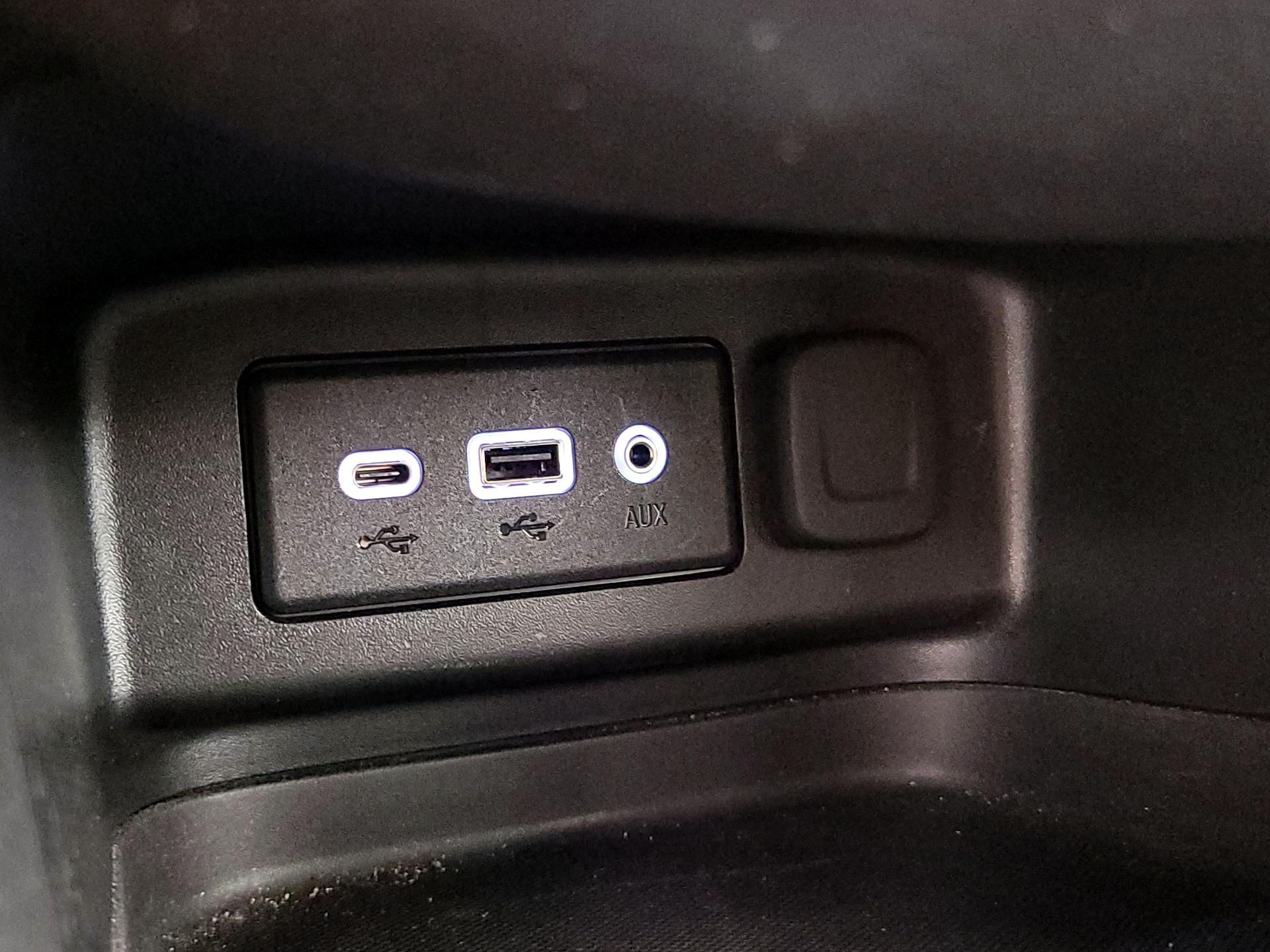 Thumbnail: 2022 Chevrolet Equinox - 18