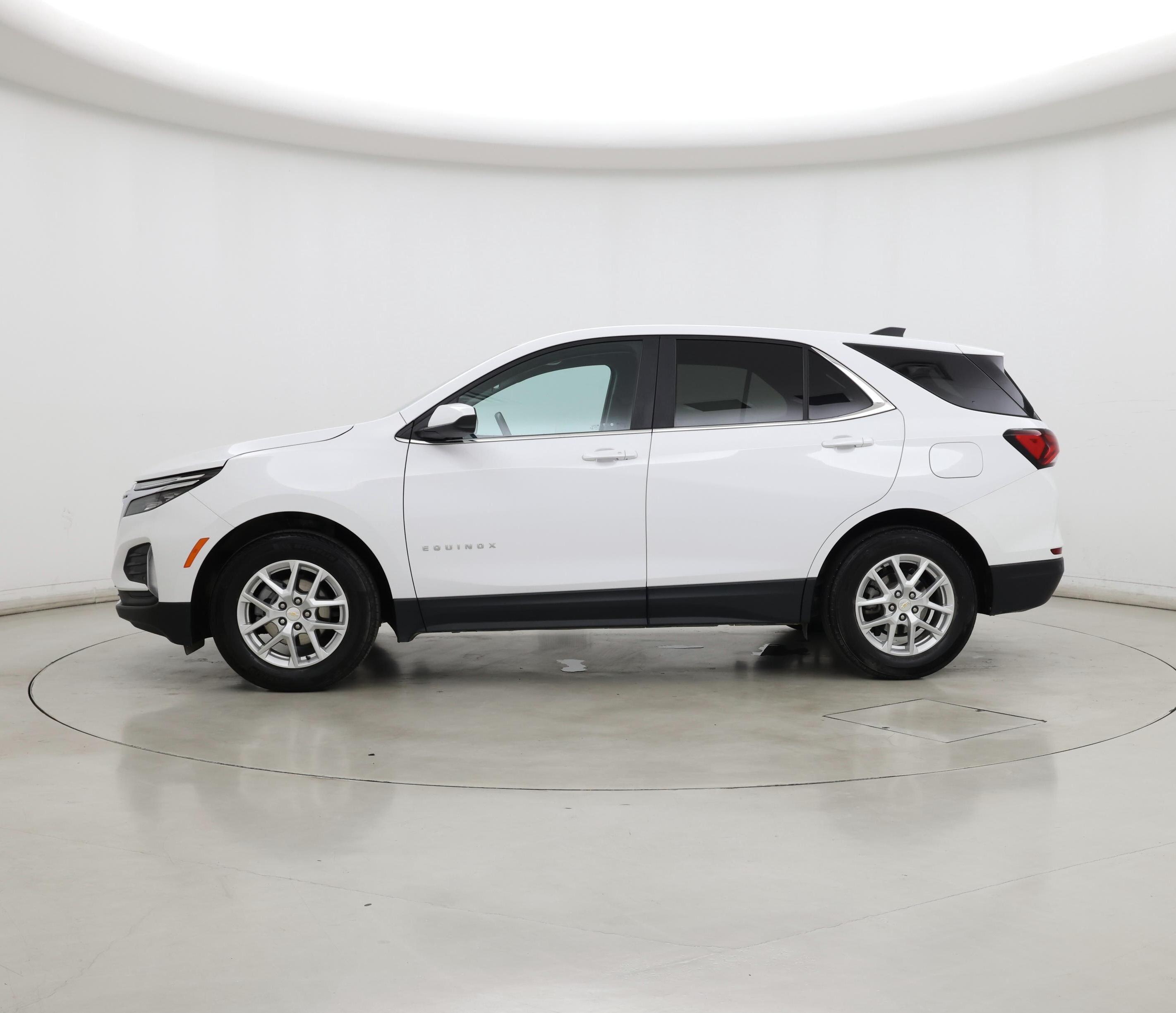 Thumbnail: 2022 Chevrolet Equinox - 3