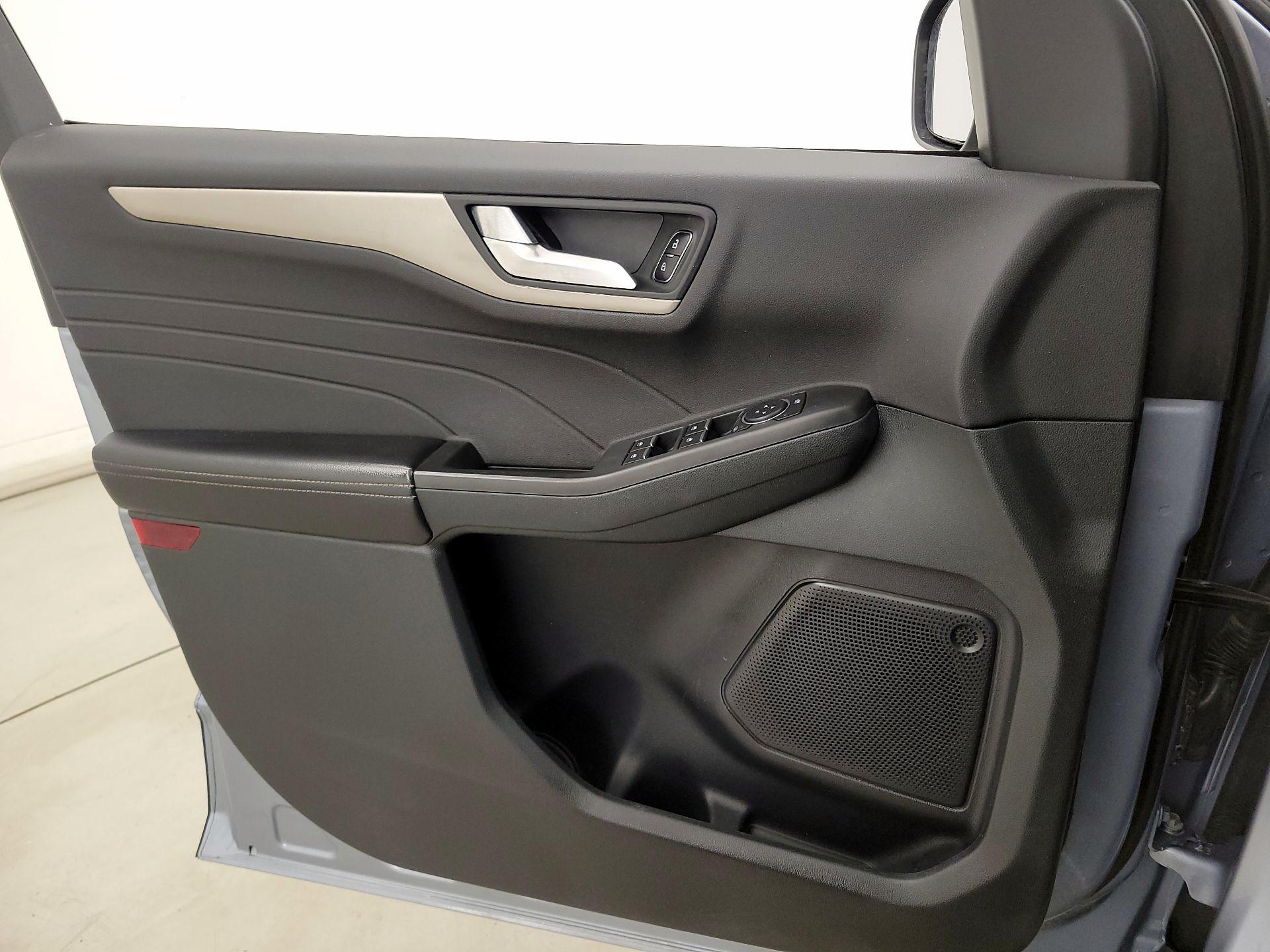 Thumbnail: 2022 Ford Escape - 12