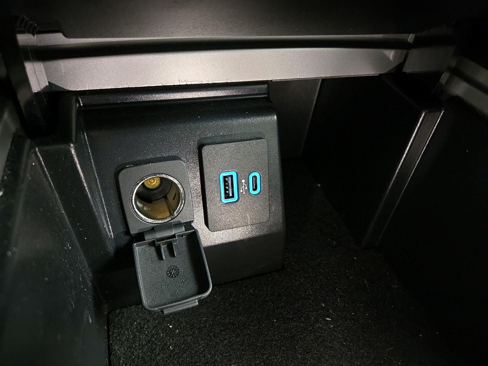 Thumbnail: 2022 Ford Explorer - 18