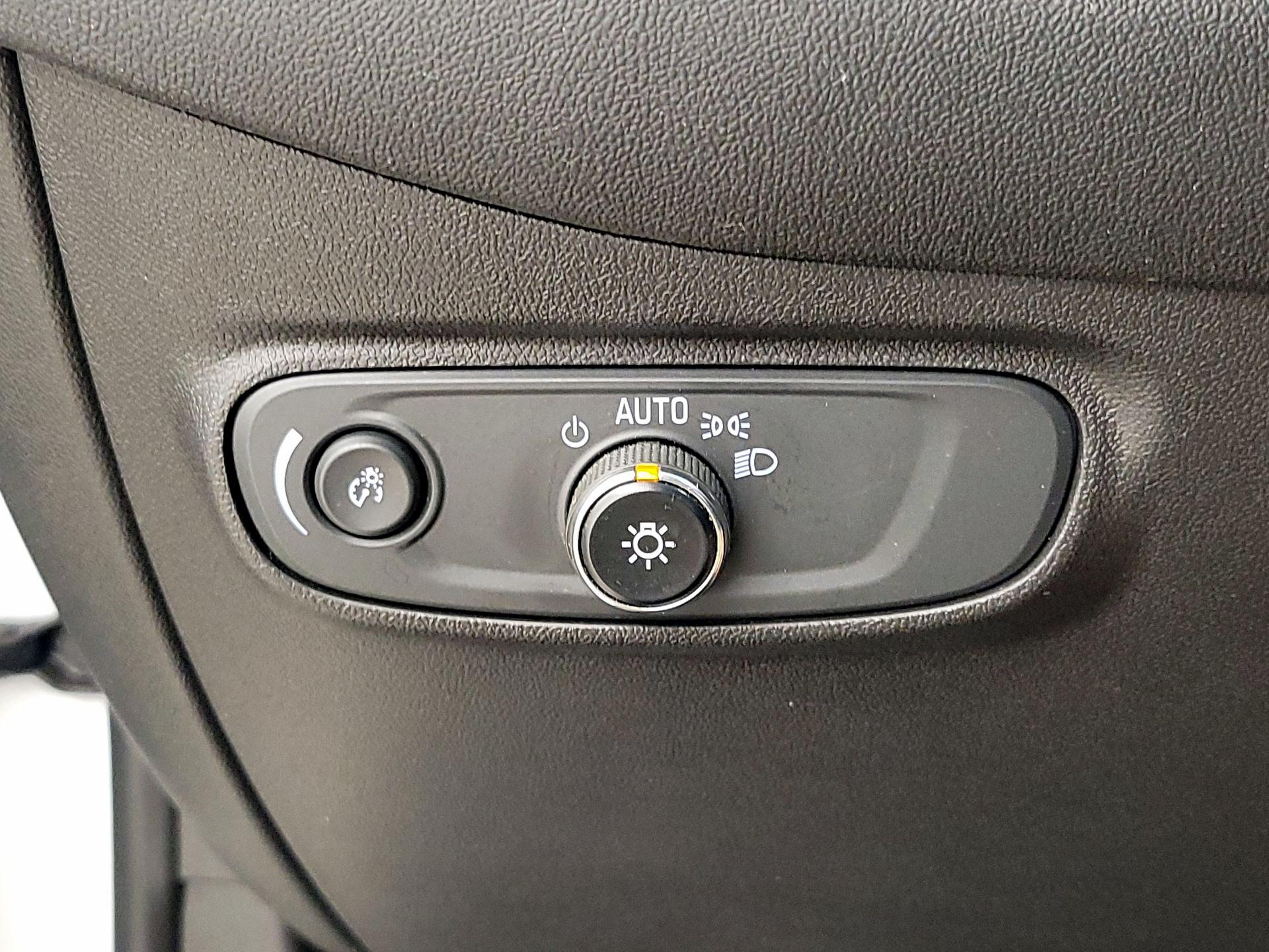 Thumbnail: 2022 Chevrolet Equinox - 13