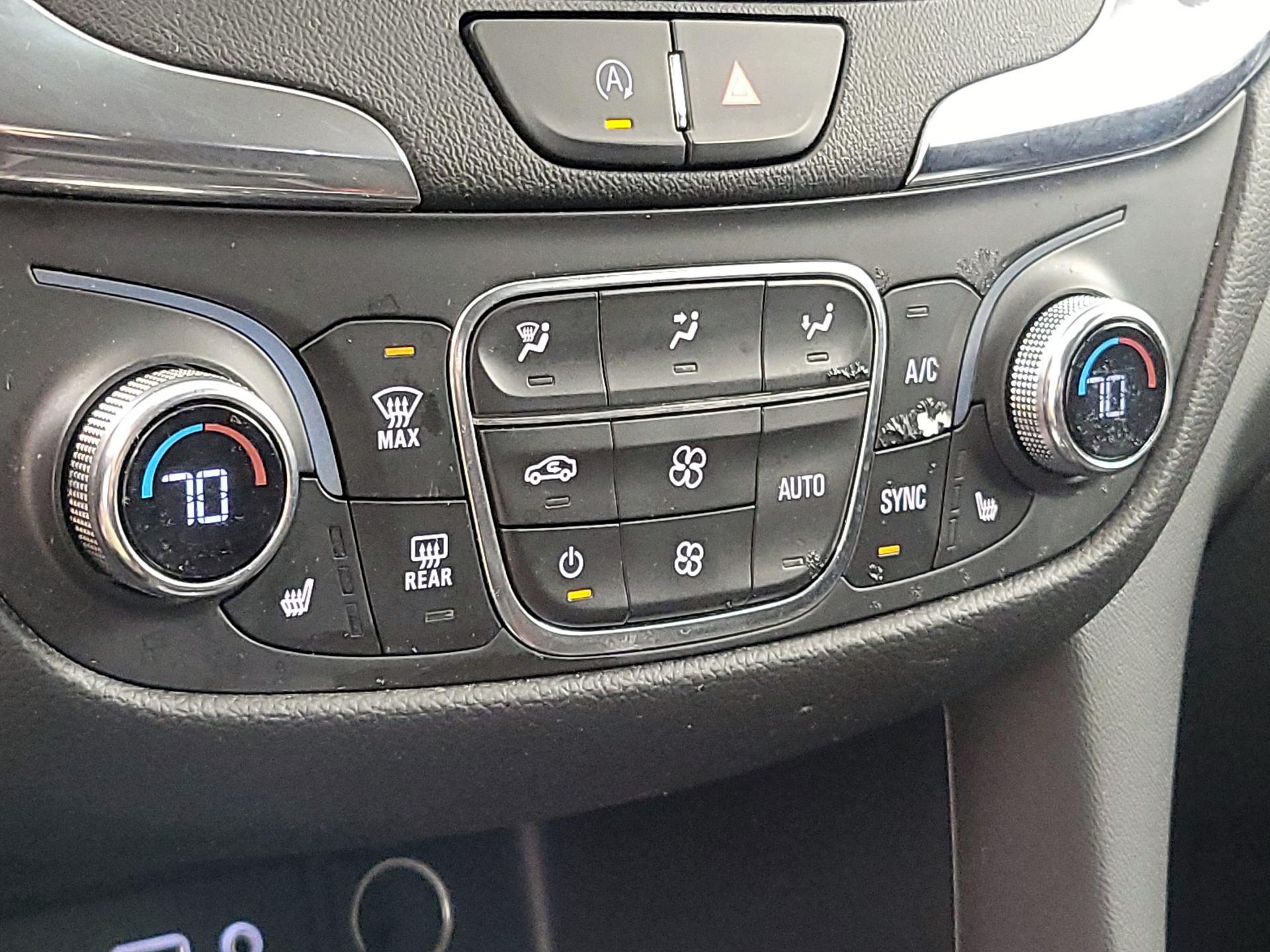 Thumbnail: 2022 Chevrolet Equinox - 16