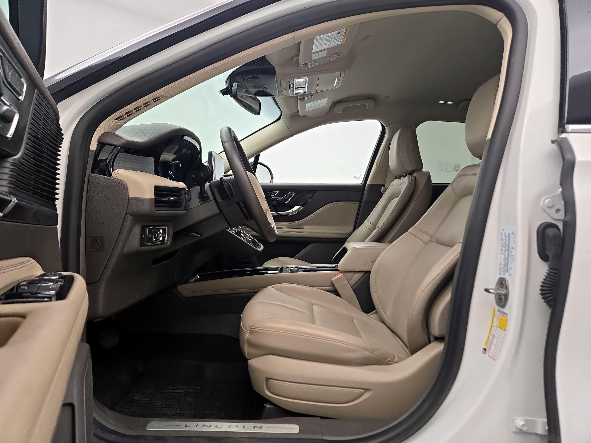 Thumbnail: 2022 Lincoln Corsair - 11