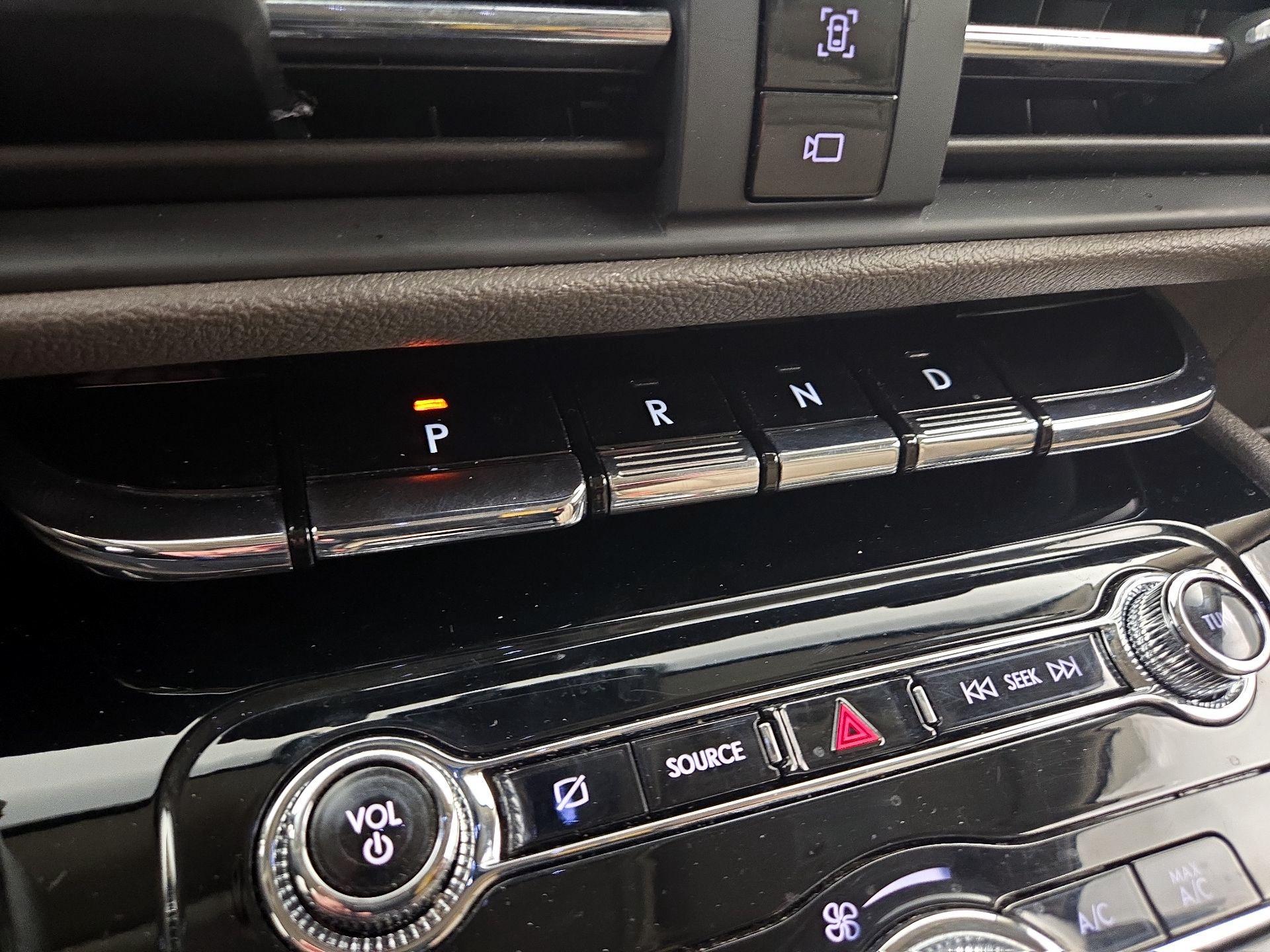 Thumbnail: 2022 Lincoln Corsair - 18