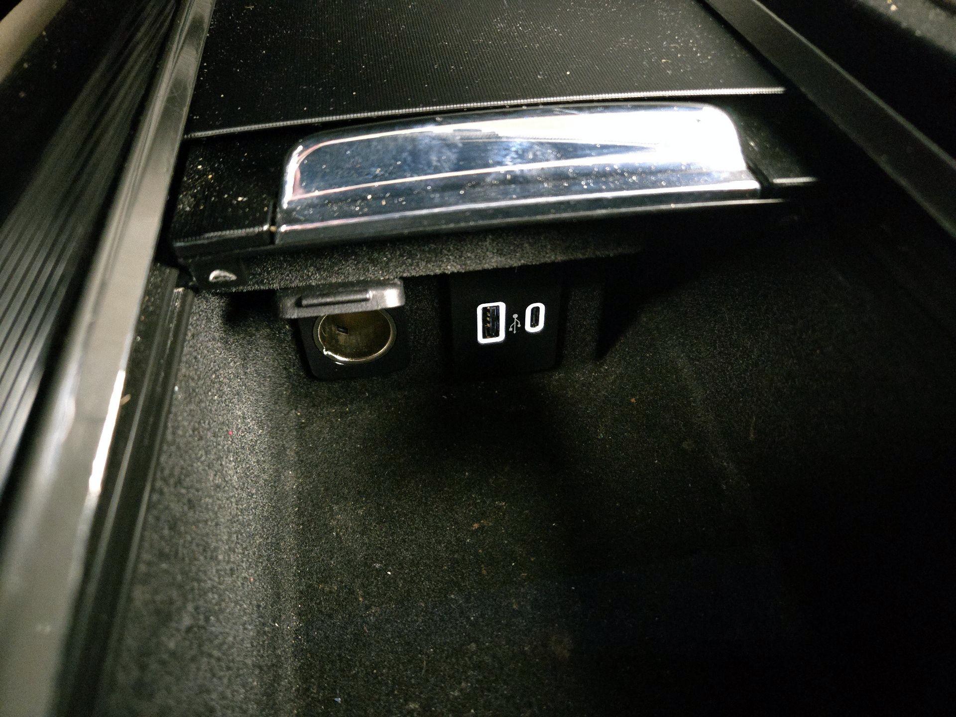 Thumbnail: 2022 Lincoln Corsair - 19