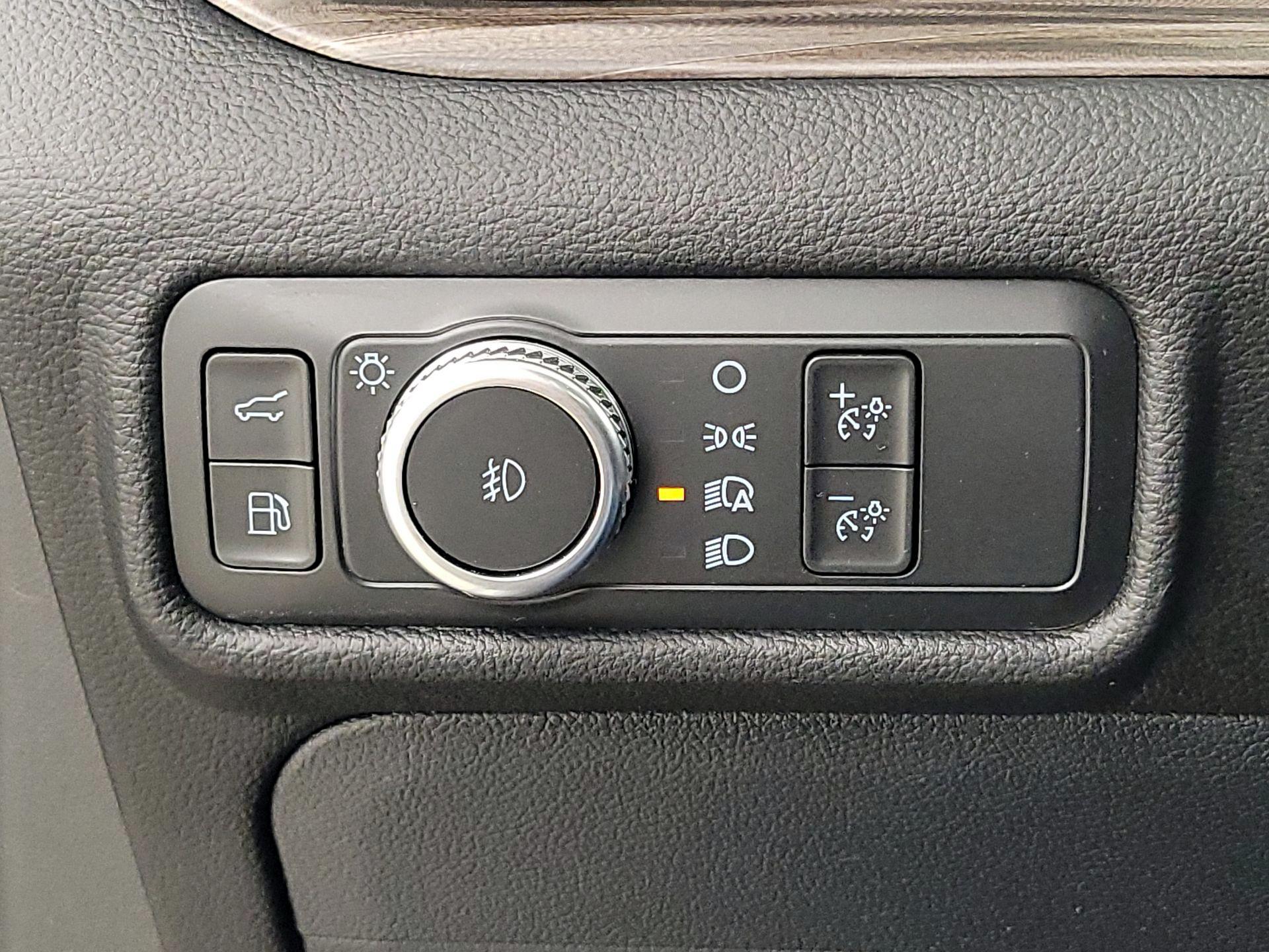 Thumbnail: 2022 Ford Explorer - 13