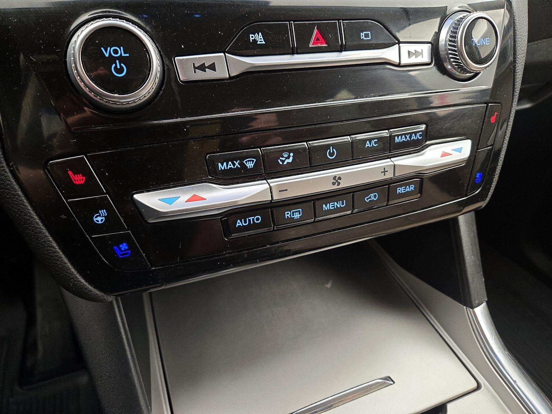 Thumbnail: 2022 Ford Explorer - 17