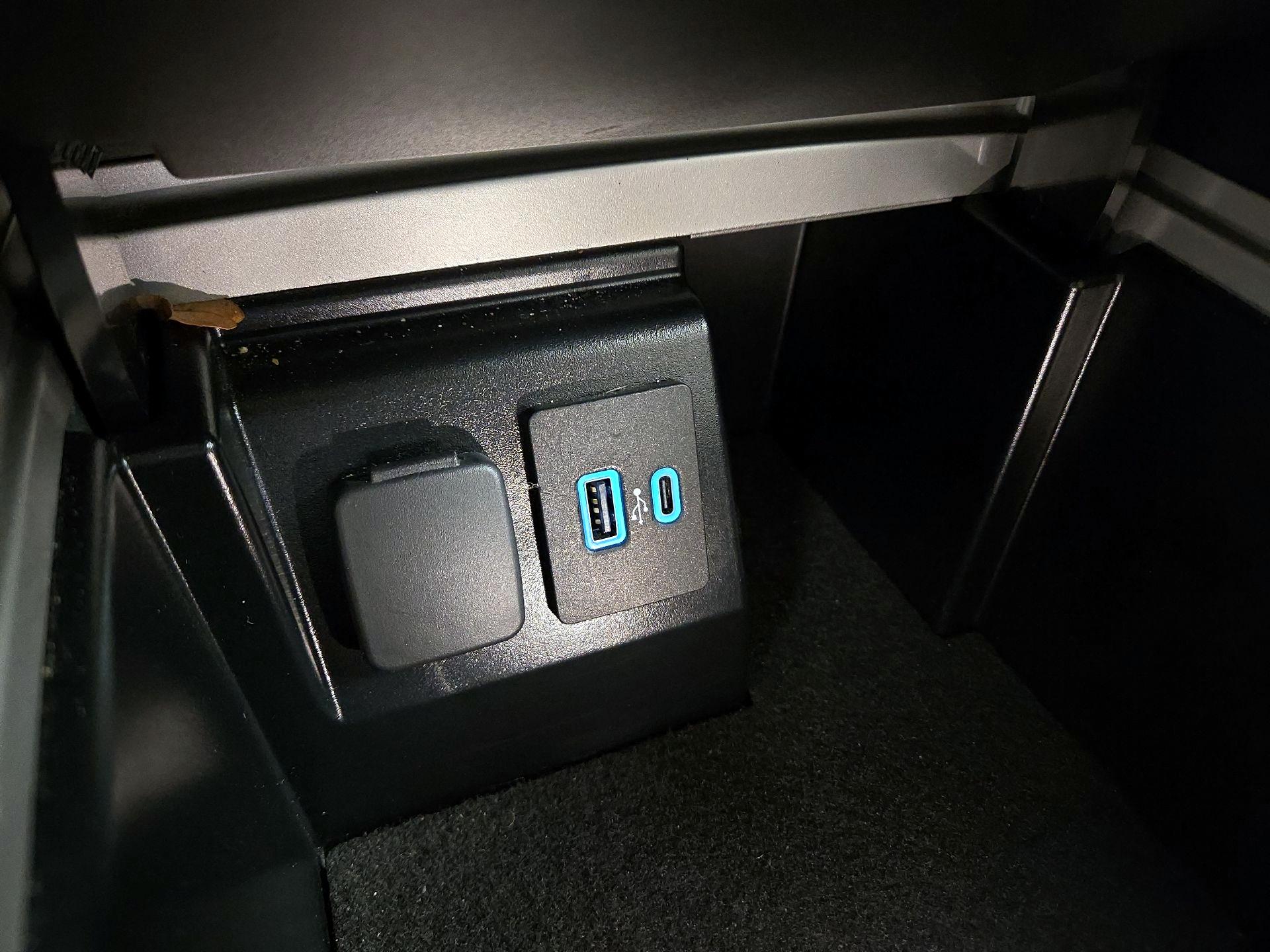 Thumbnail: 2022 Ford Explorer - 19