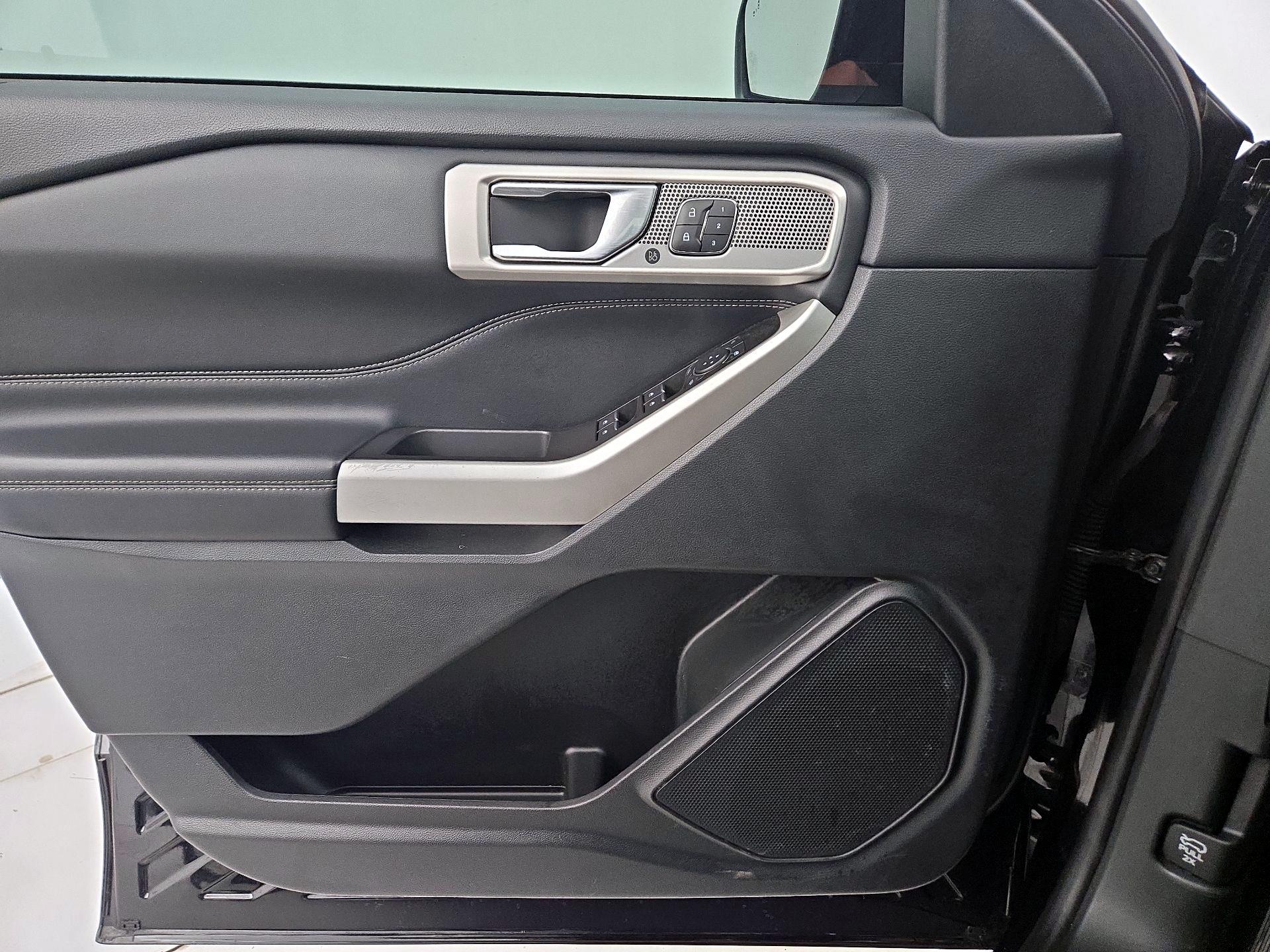 Thumbnail: 2022 Ford Explorer - 12