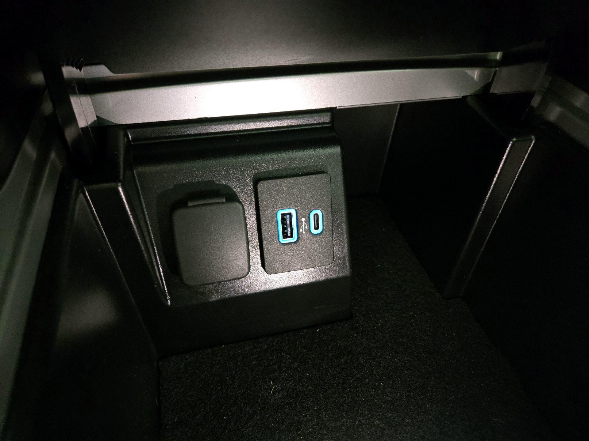 Thumbnail: 2022 Ford Explorer - 19