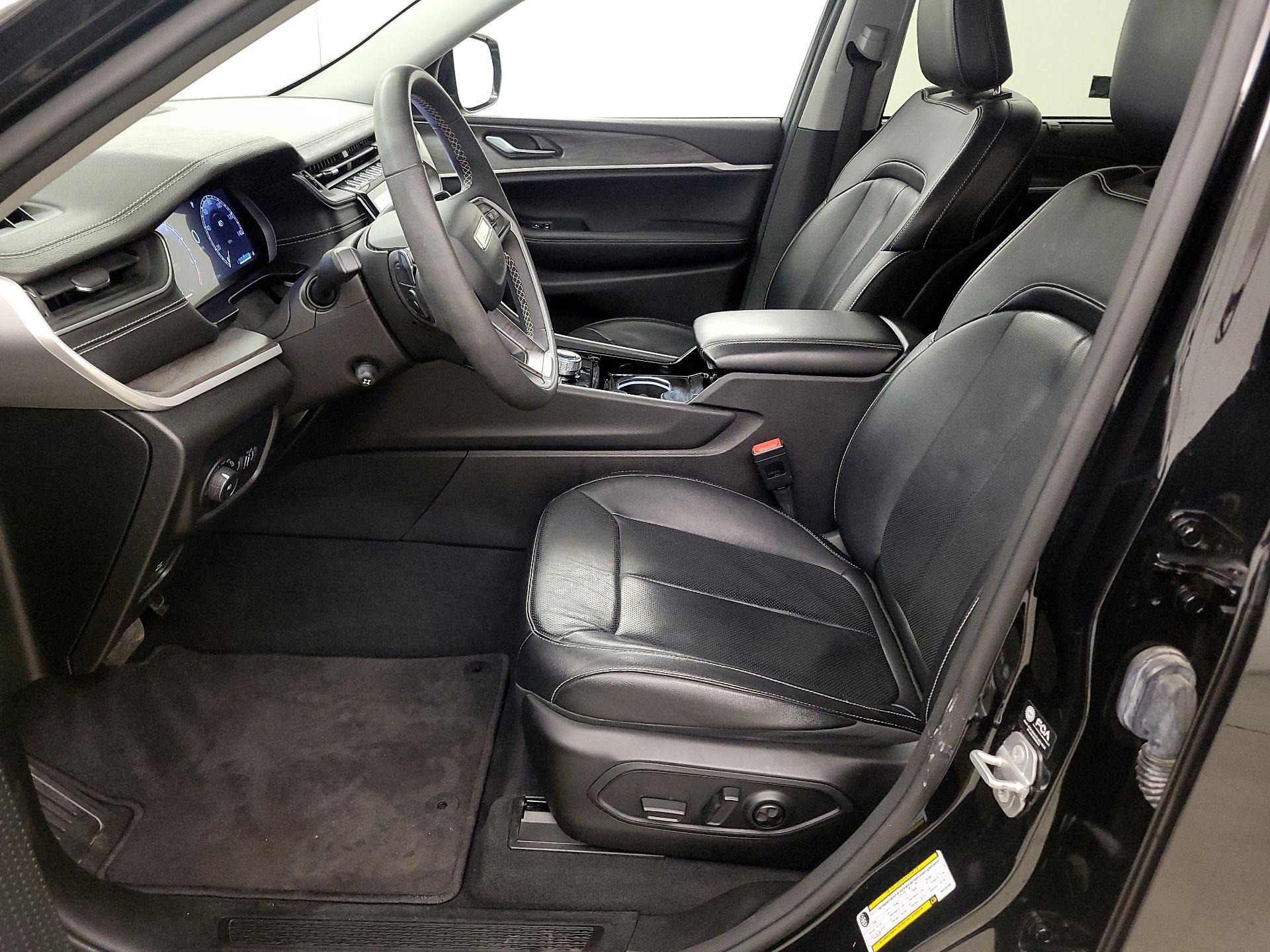 Thumbnail: 2023 Jeep Grand Cherokee - 11