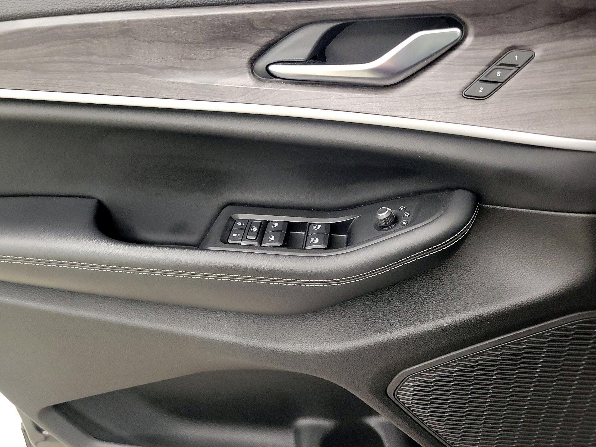 Thumbnail: 2023 Jeep Grand Cherokee - 12