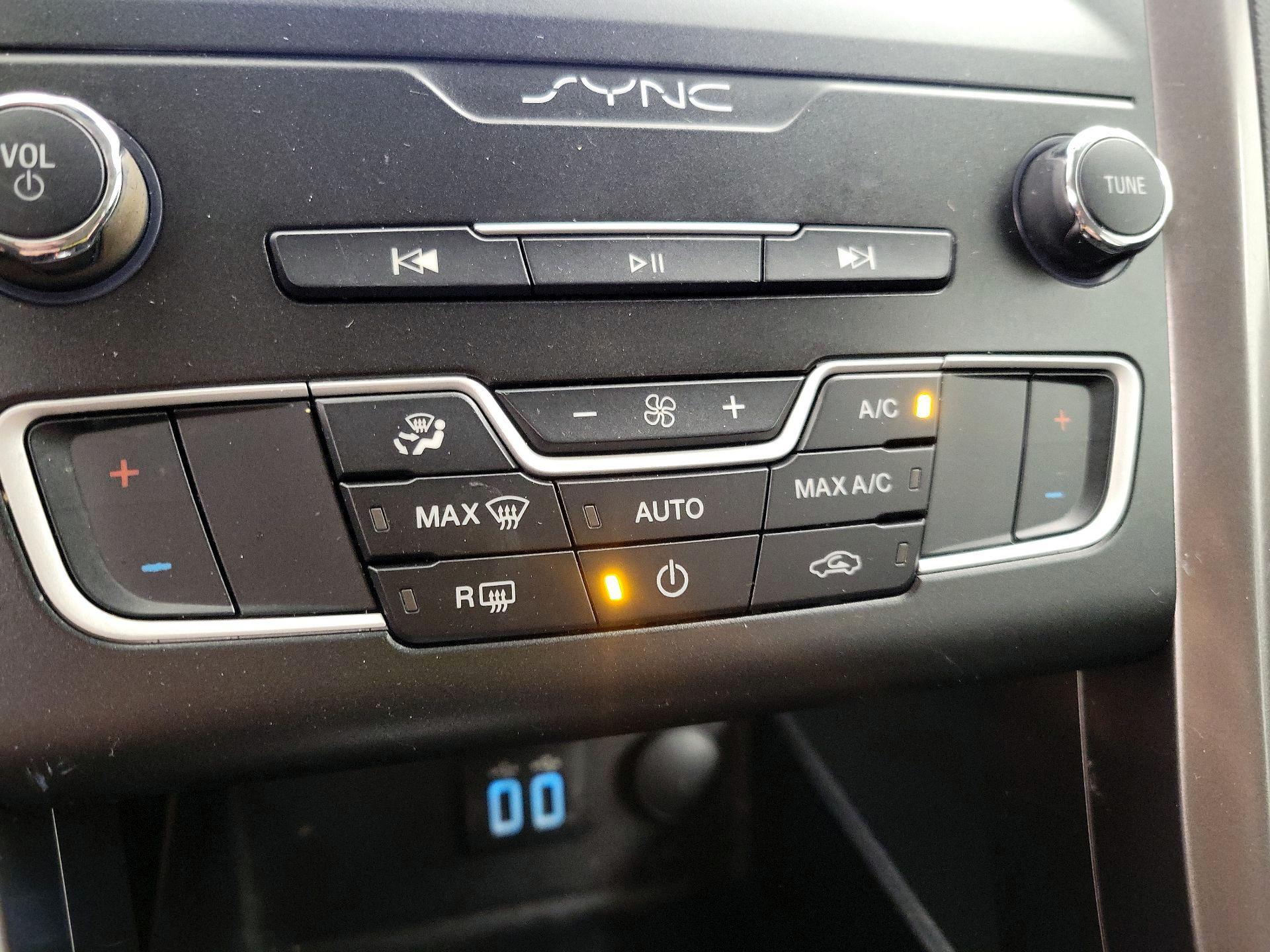 Thumbnail: 2020 Ford Fusion - 16