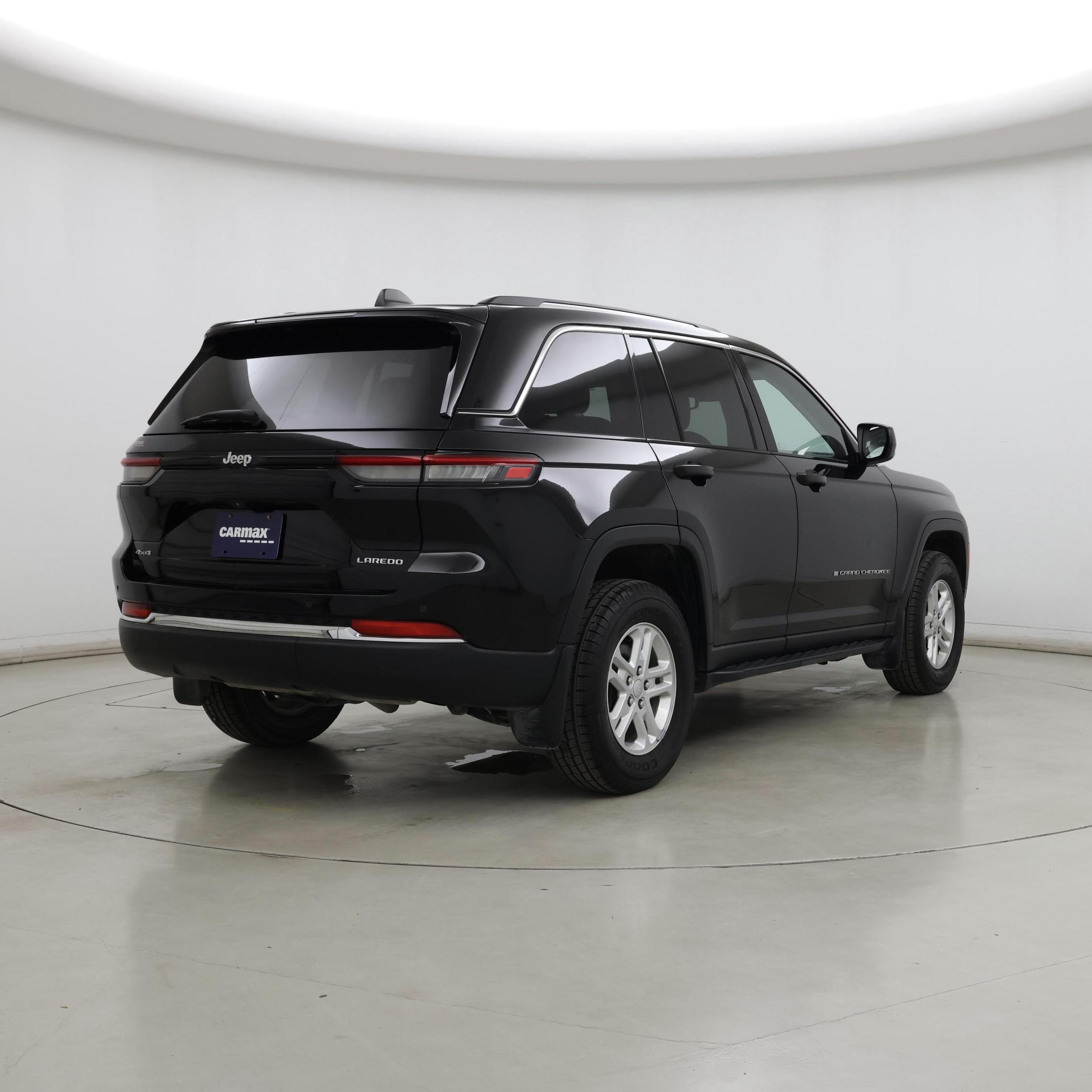 Thumbnail: 2023 Jeep Grand Cherokee - 8