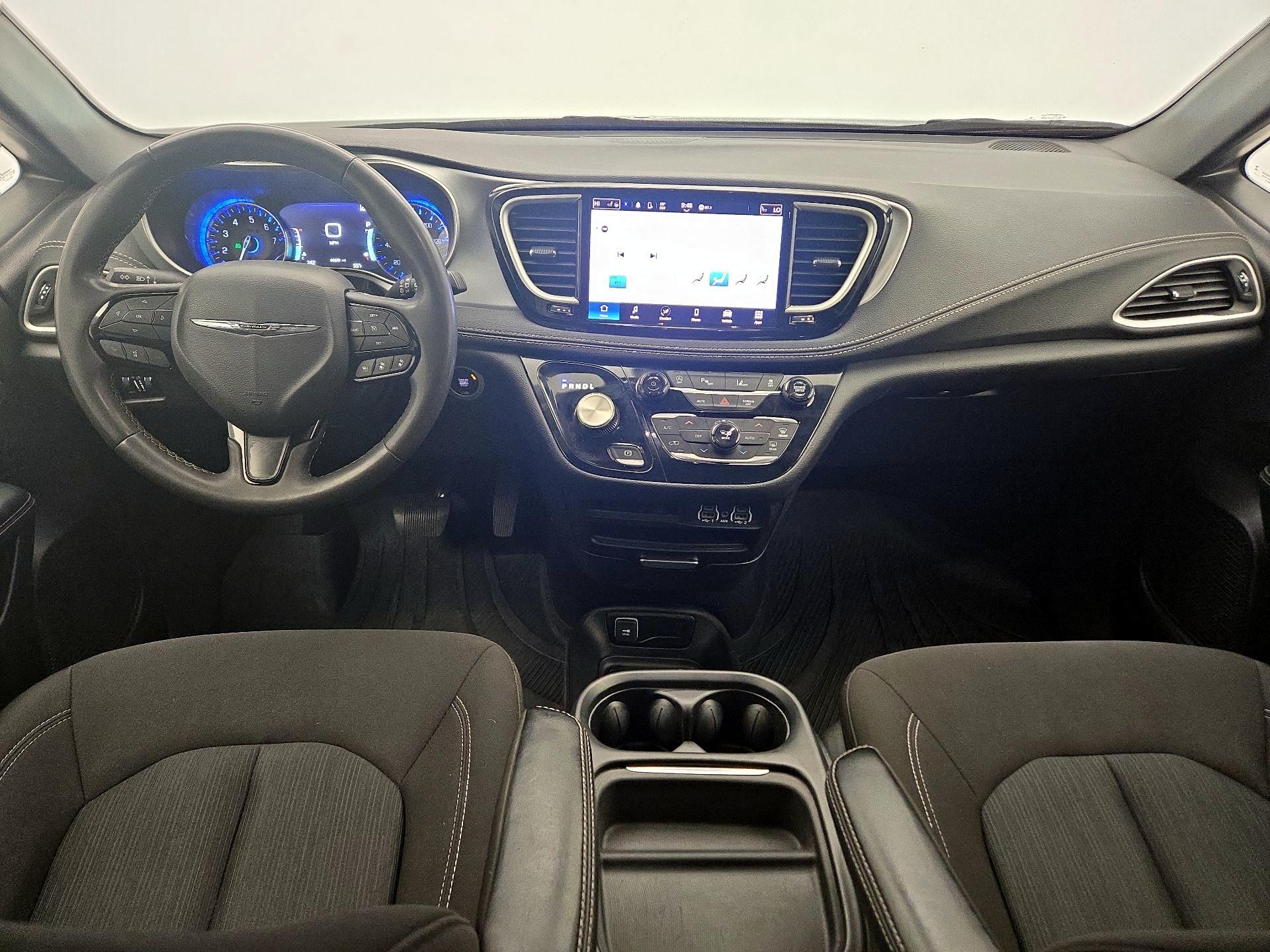 Thumbnail: 2023 Chrysler Pacifica - 9