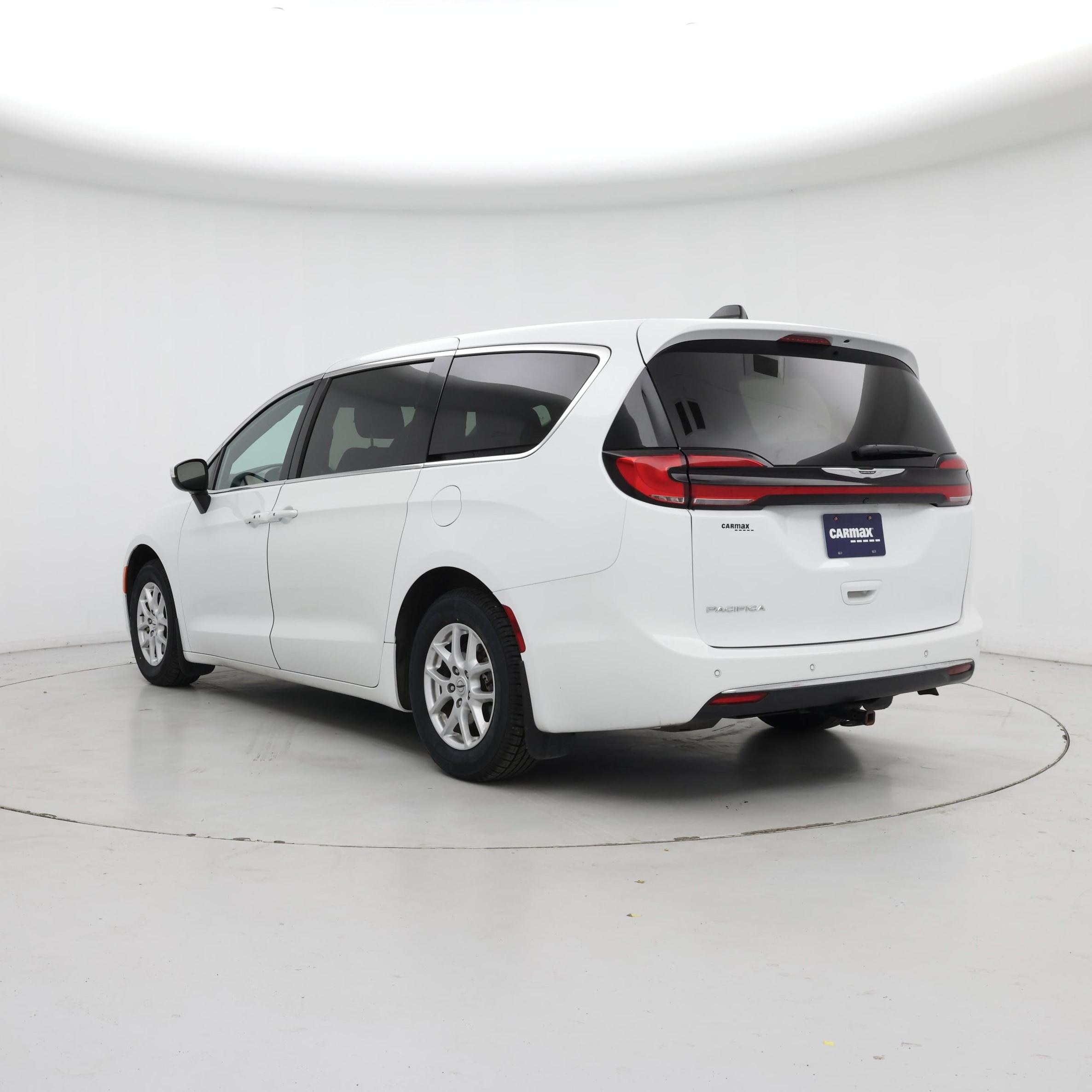 Thumbnail: 2023 Chrysler Pacifica - 2