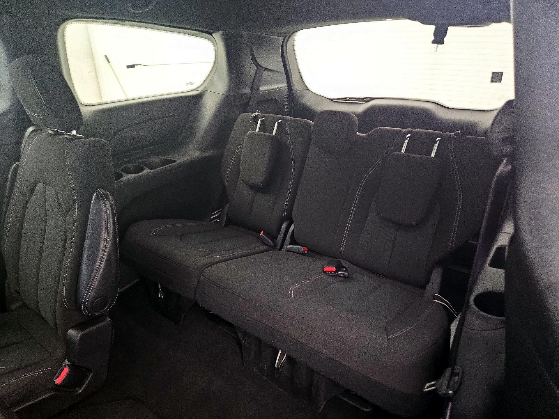 Thumbnail: 2023 Chrysler Pacifica - 20