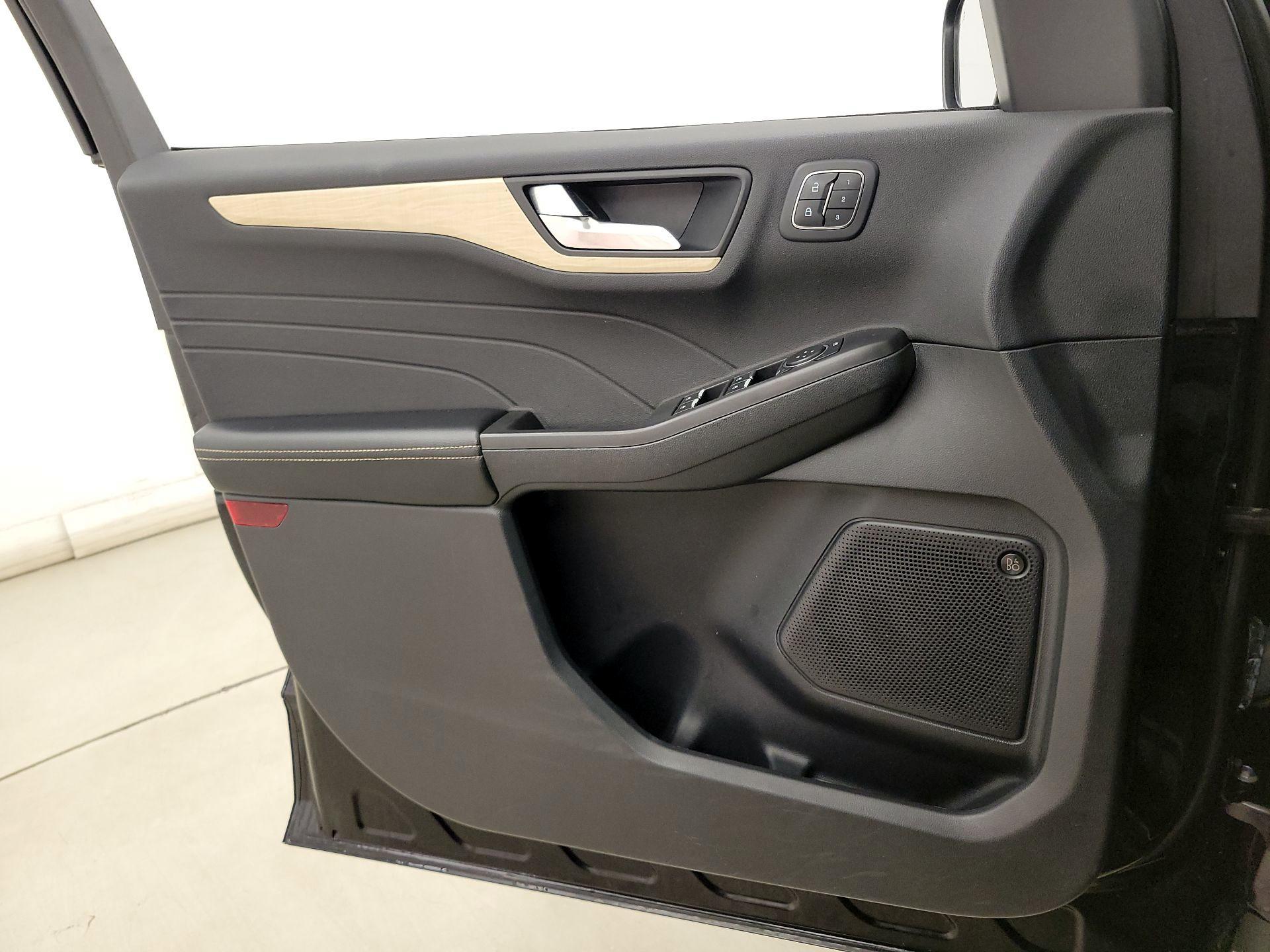 Thumbnail: 2022 Ford Escape - 12